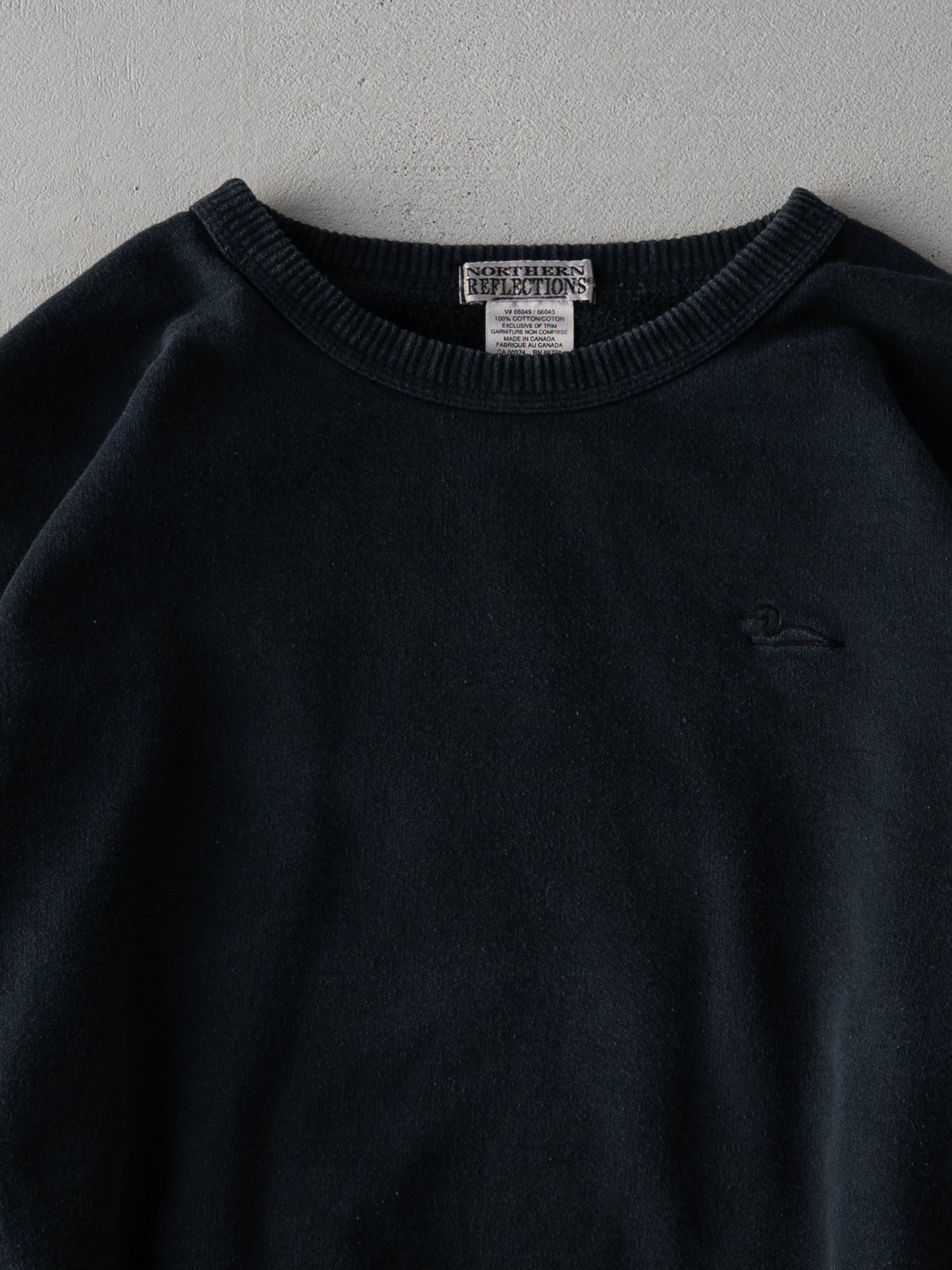 Vintage 90s Black Blank Northern Reflections Loon Crewneck (L)