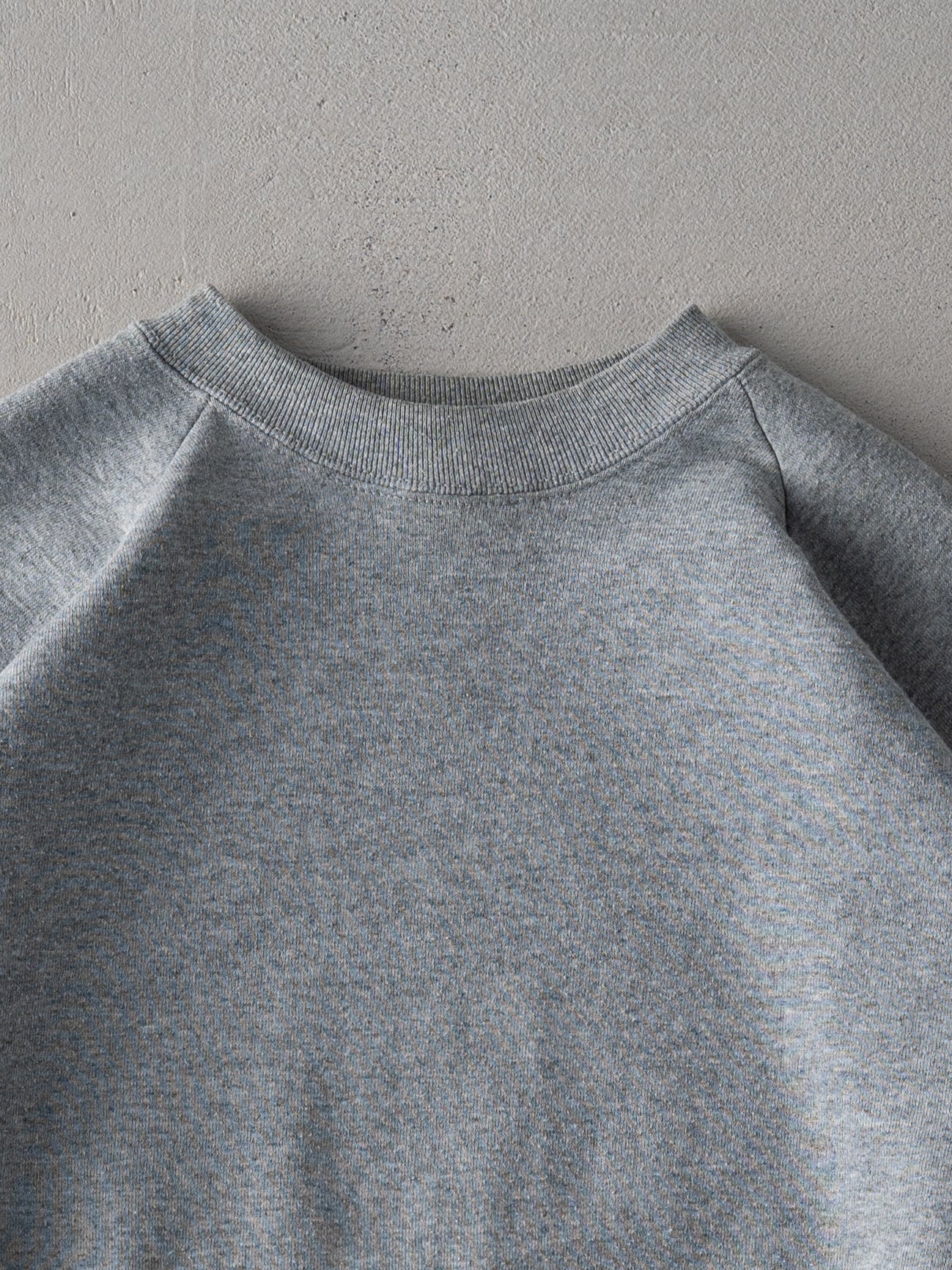 Vintage 80s Grey Fruit of the Loom Raglan Crewneck (M)