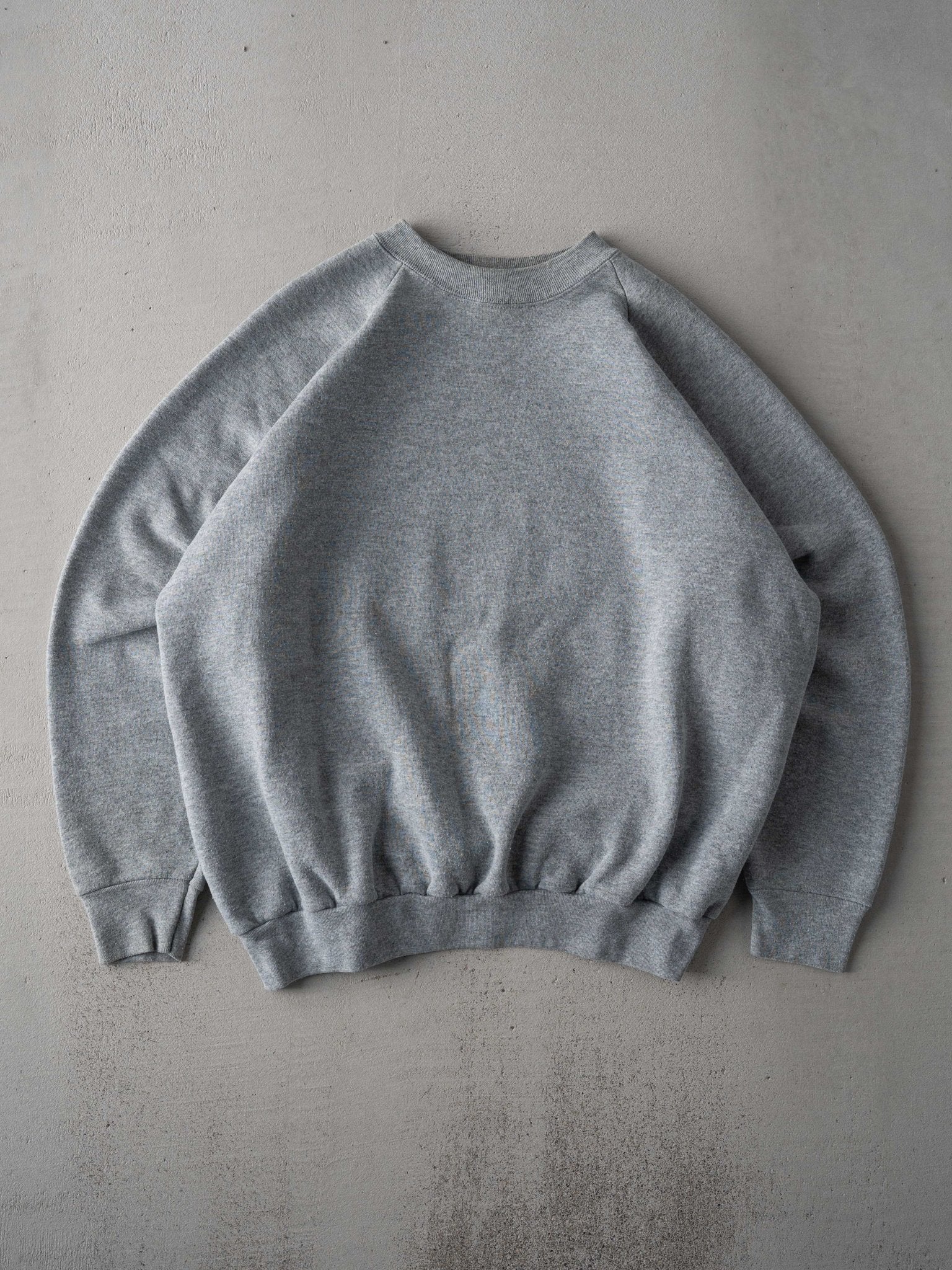 Vintage 80s Grey Fruit of the Loom Raglan Crewneck (M)
