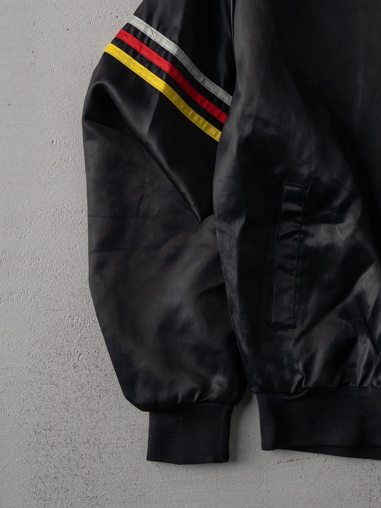 Vintage 80s RARE Black NASCAR Chalk line Satin Jacket (M)