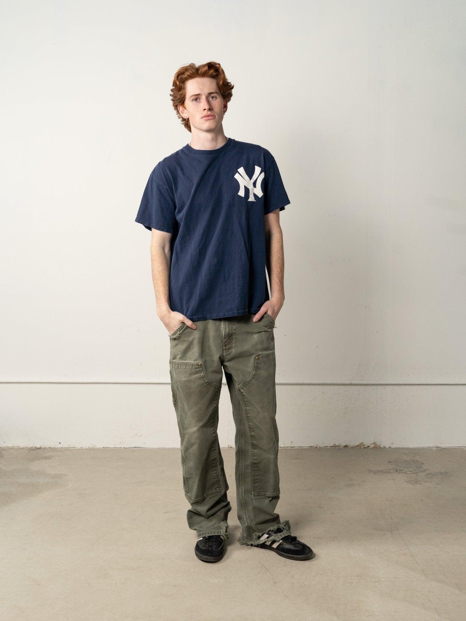 Vintage Y2K Navy Blue New York Yankees 46 Andy Pettitte Player Tee (M)