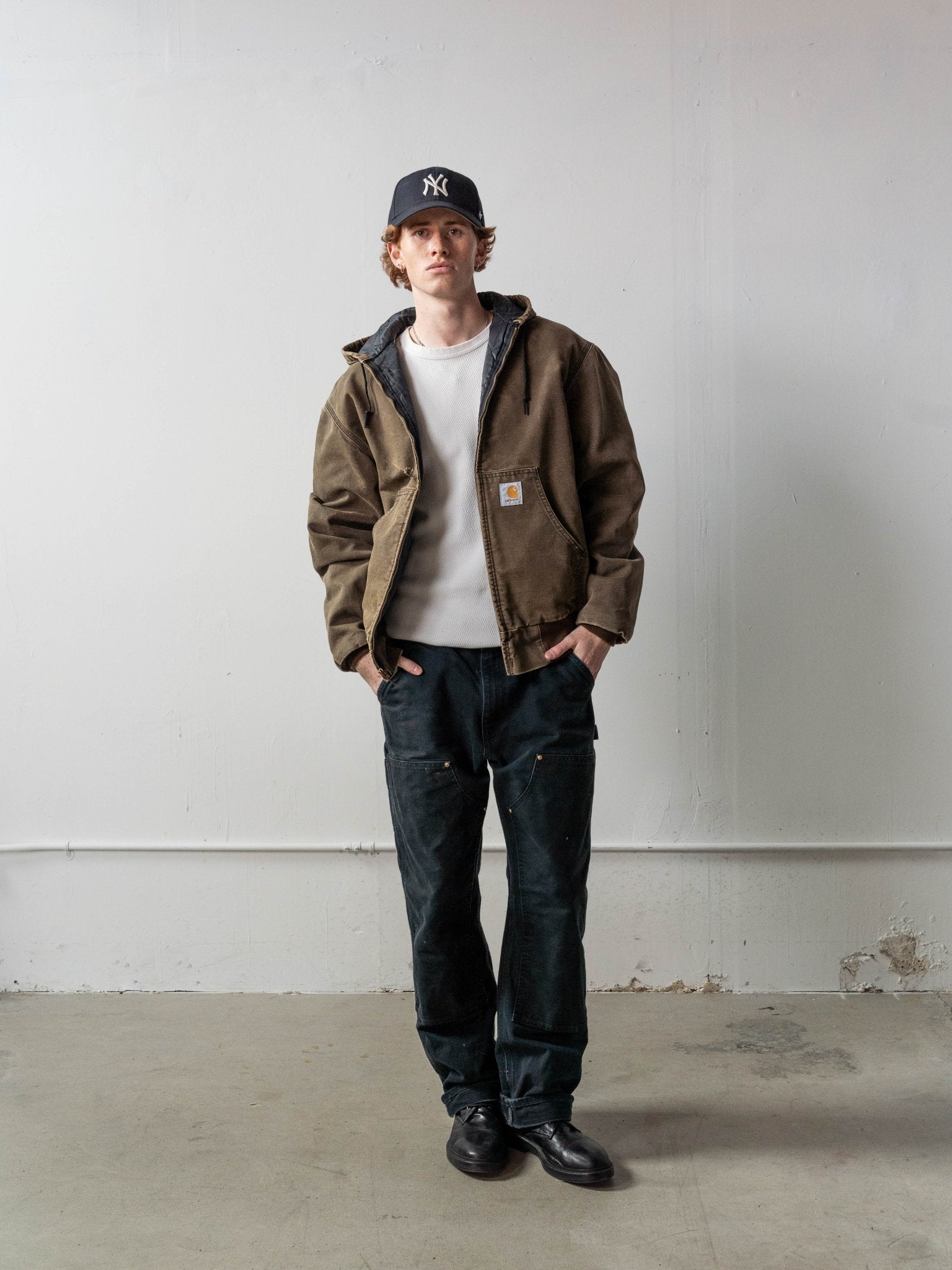 Vintage 90s Washed Chocolate Brown Carhartt Hooded Workwear Jacket (L)