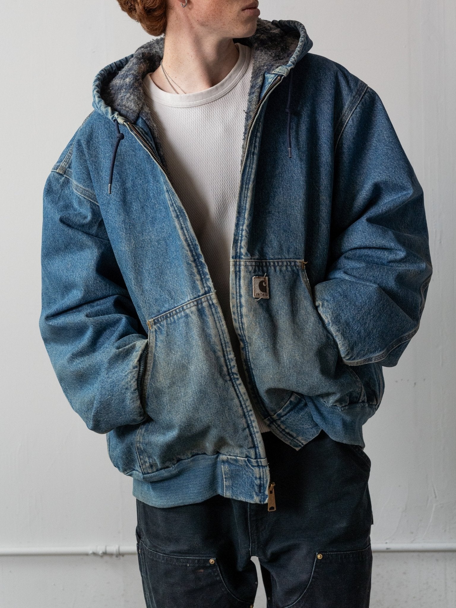 Vintage 90s Mid Wash Carhartt Hooded Blanket Lined Denim Workwear Jacket (L/XL)