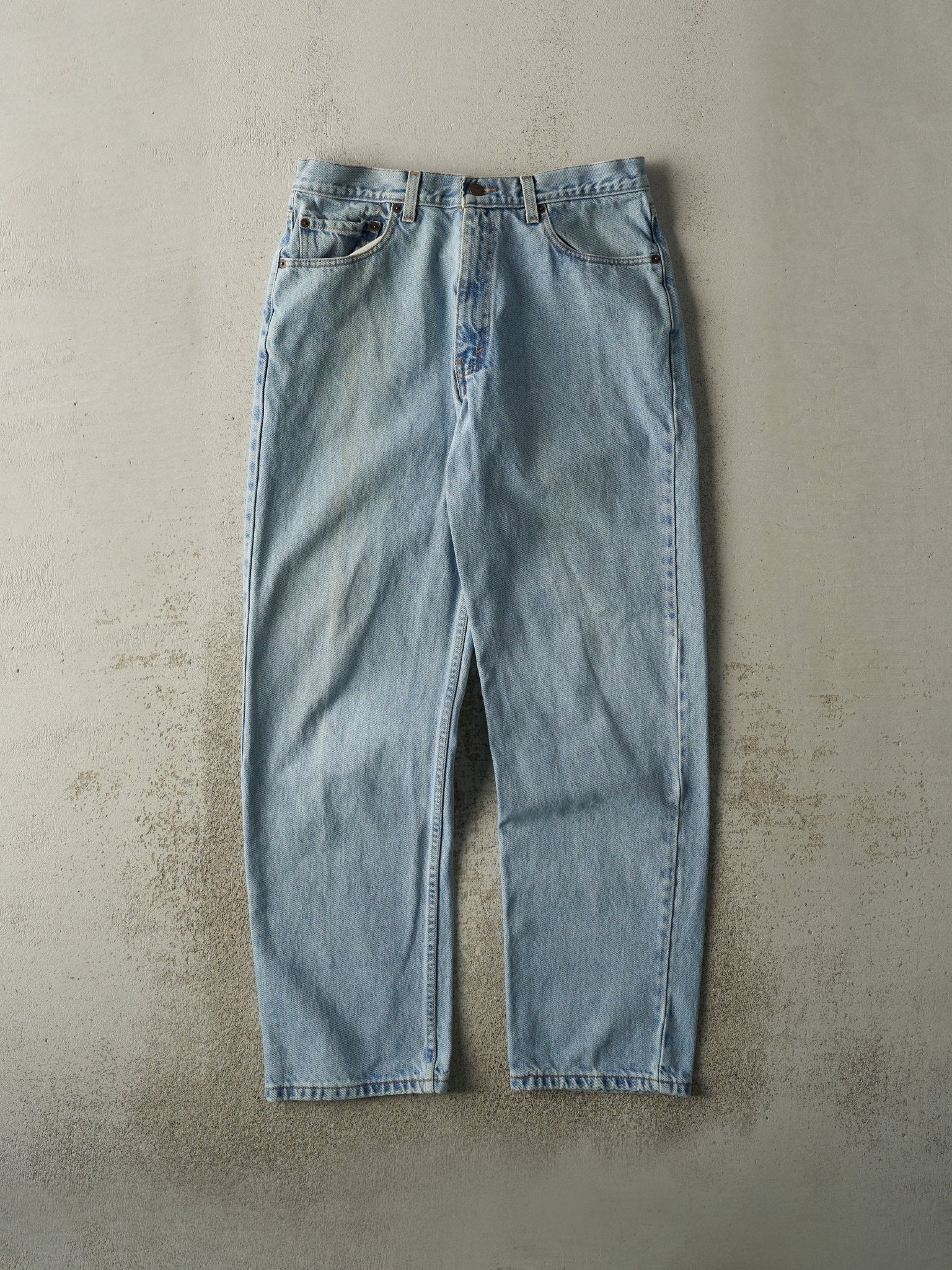 Vintage Y2K Light Wash Levi's Jeans (33x31)