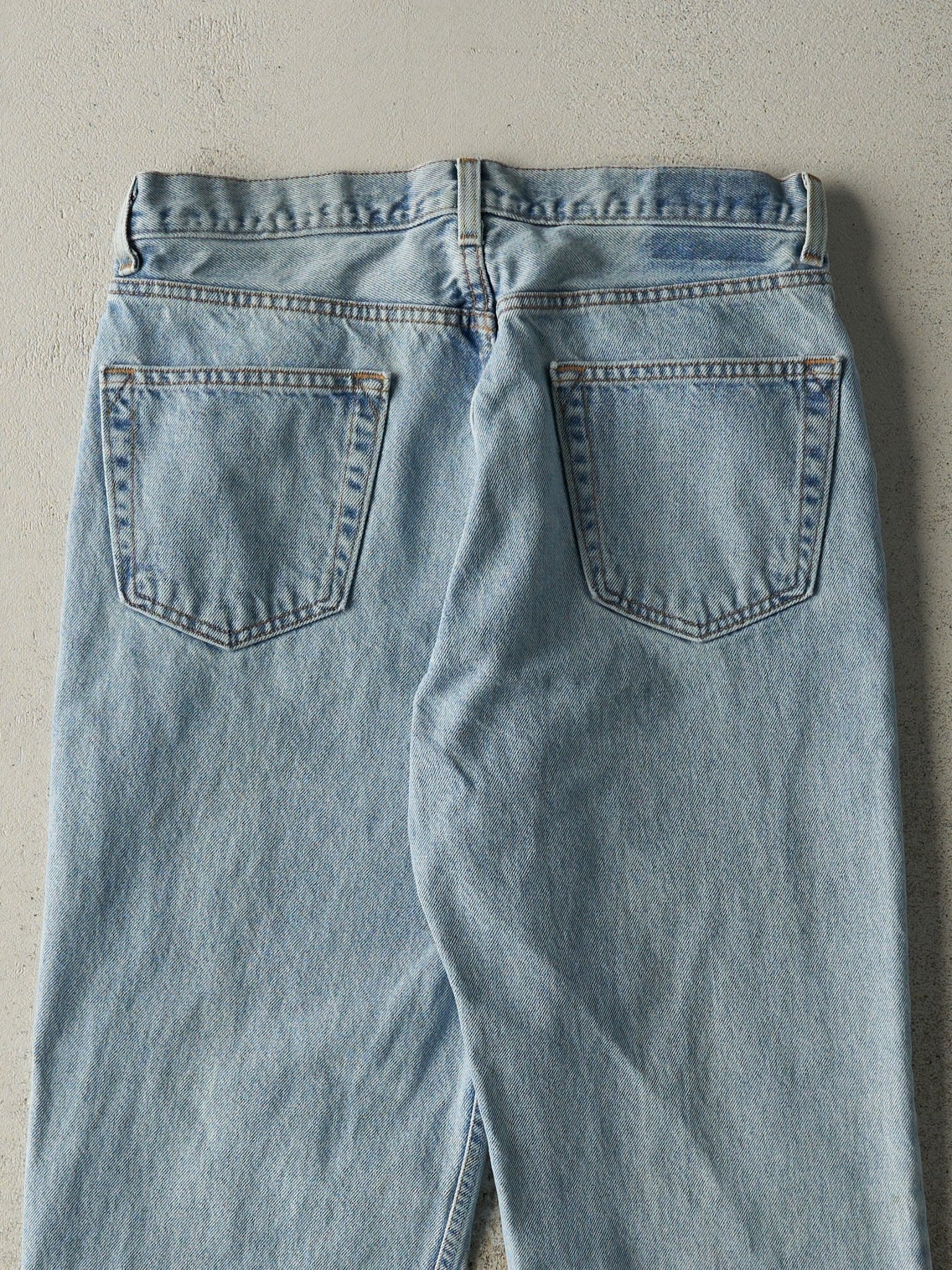 Vintage Y2K Light Wash Levi's Jeans (33x31)