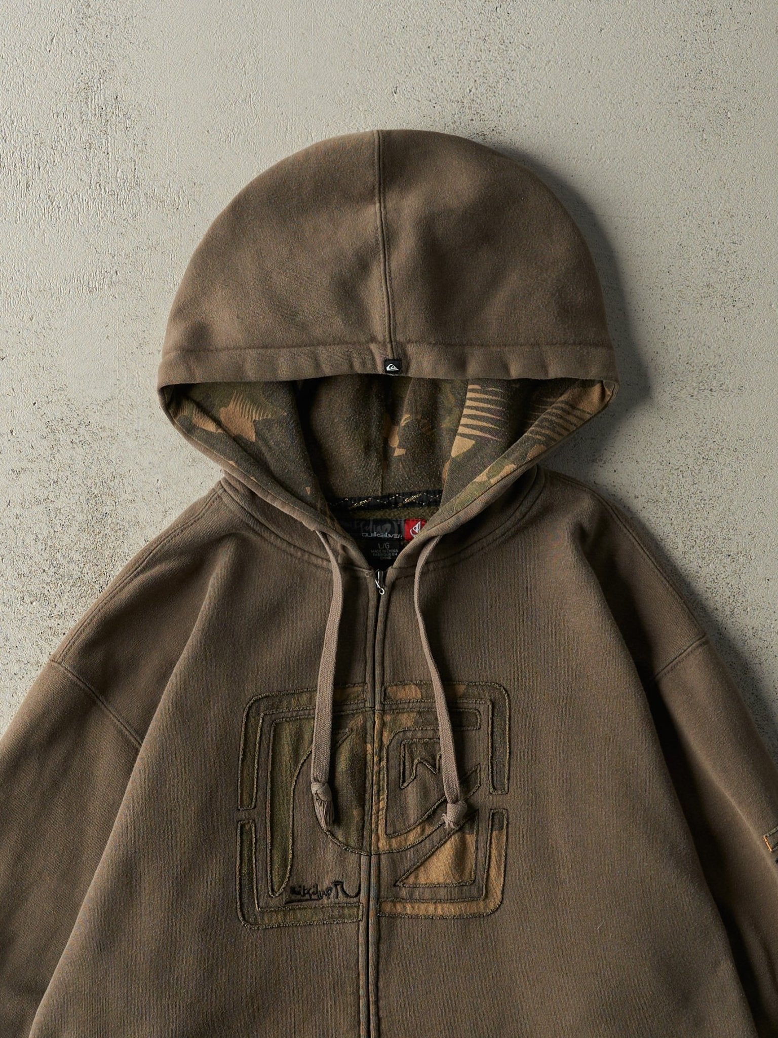 Vintage Y2K Green Embroidered Quiksilver Zip Up Hoodie (L)