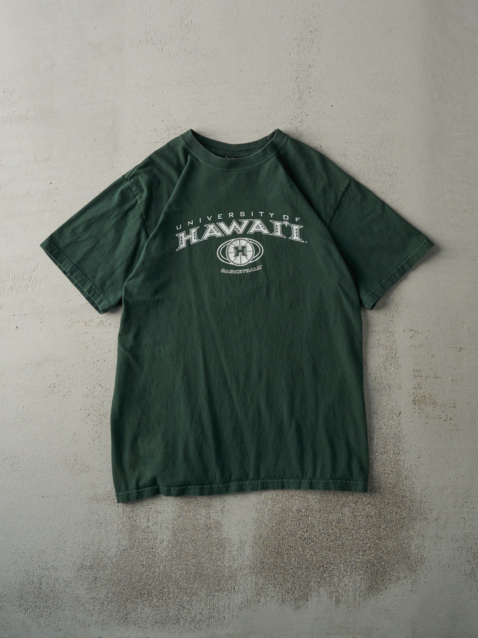 Vintage 90s Forest Green University of Hawaii Basketball Tee (M)