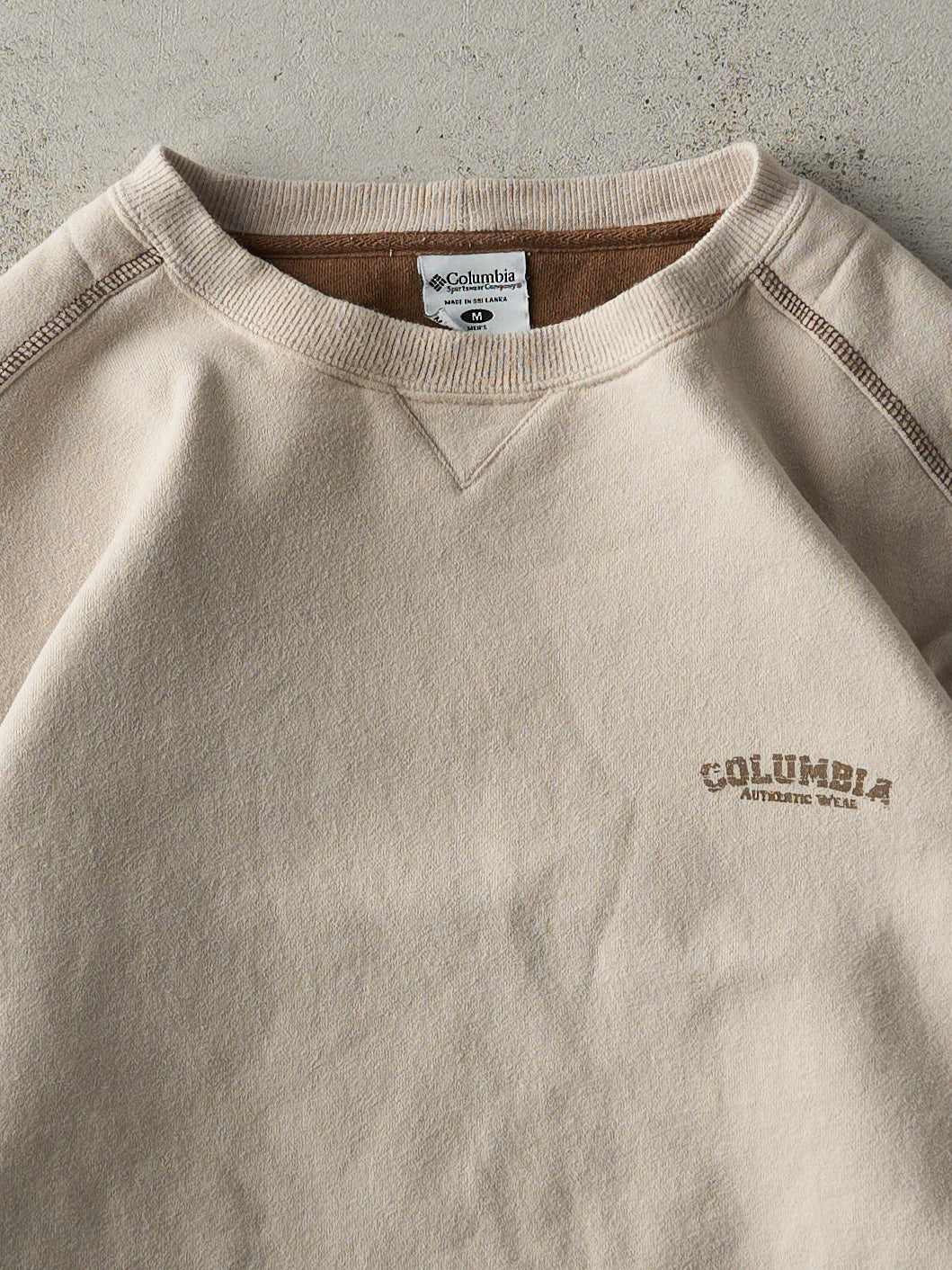 Vintage Y2K Beige Columbia Authentic Wear Crewneck (M)