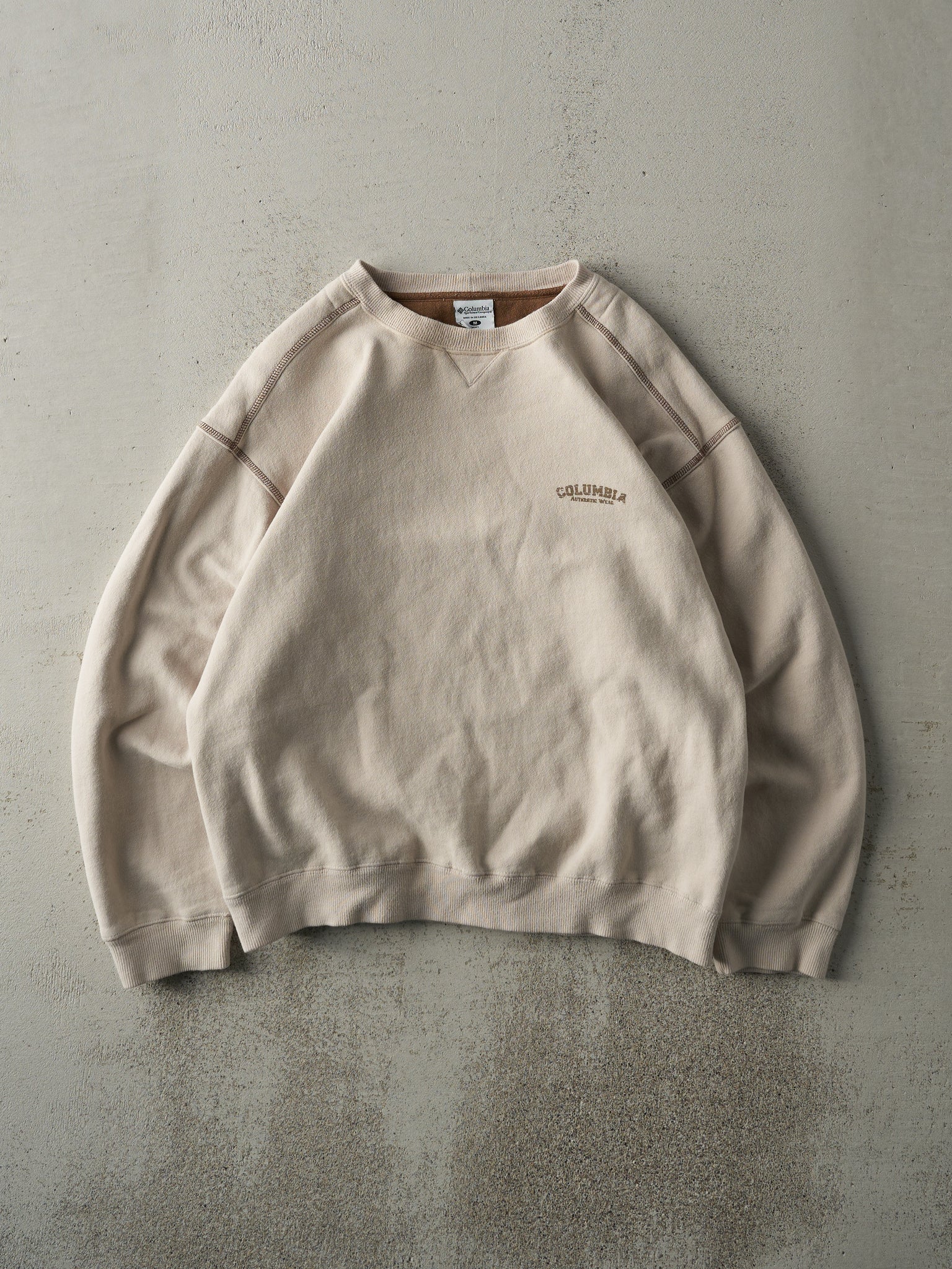 Vintage Y2K Beige Columbia Authentic Wear Crewneck (M)