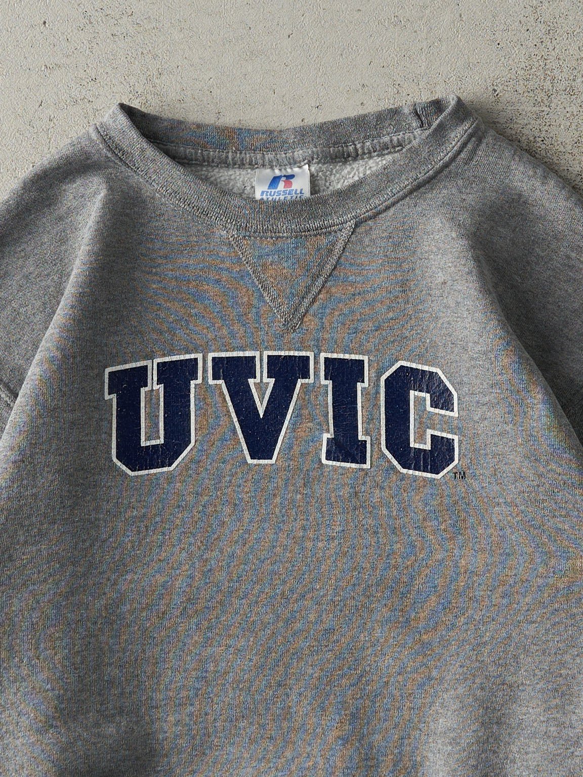 Vintage Y2K Grey UVIC Russell Athletic Crewneck (M)