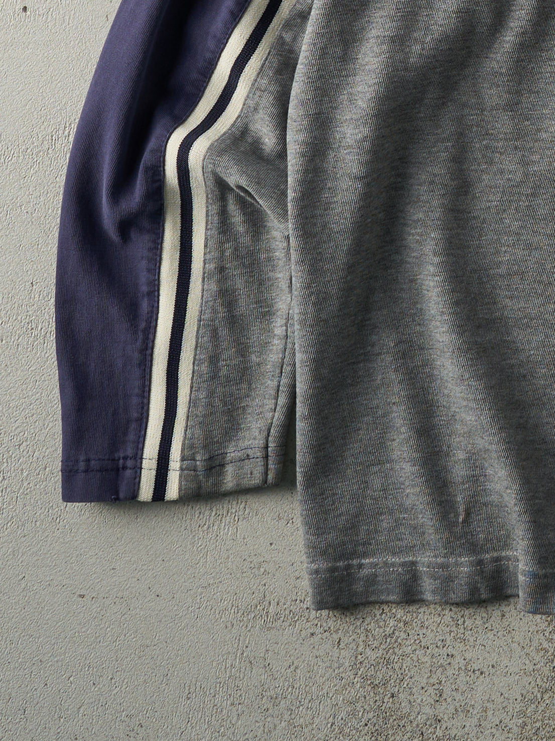 Vintage Y2K Grey & Navy Striped Long Sleeve (L)