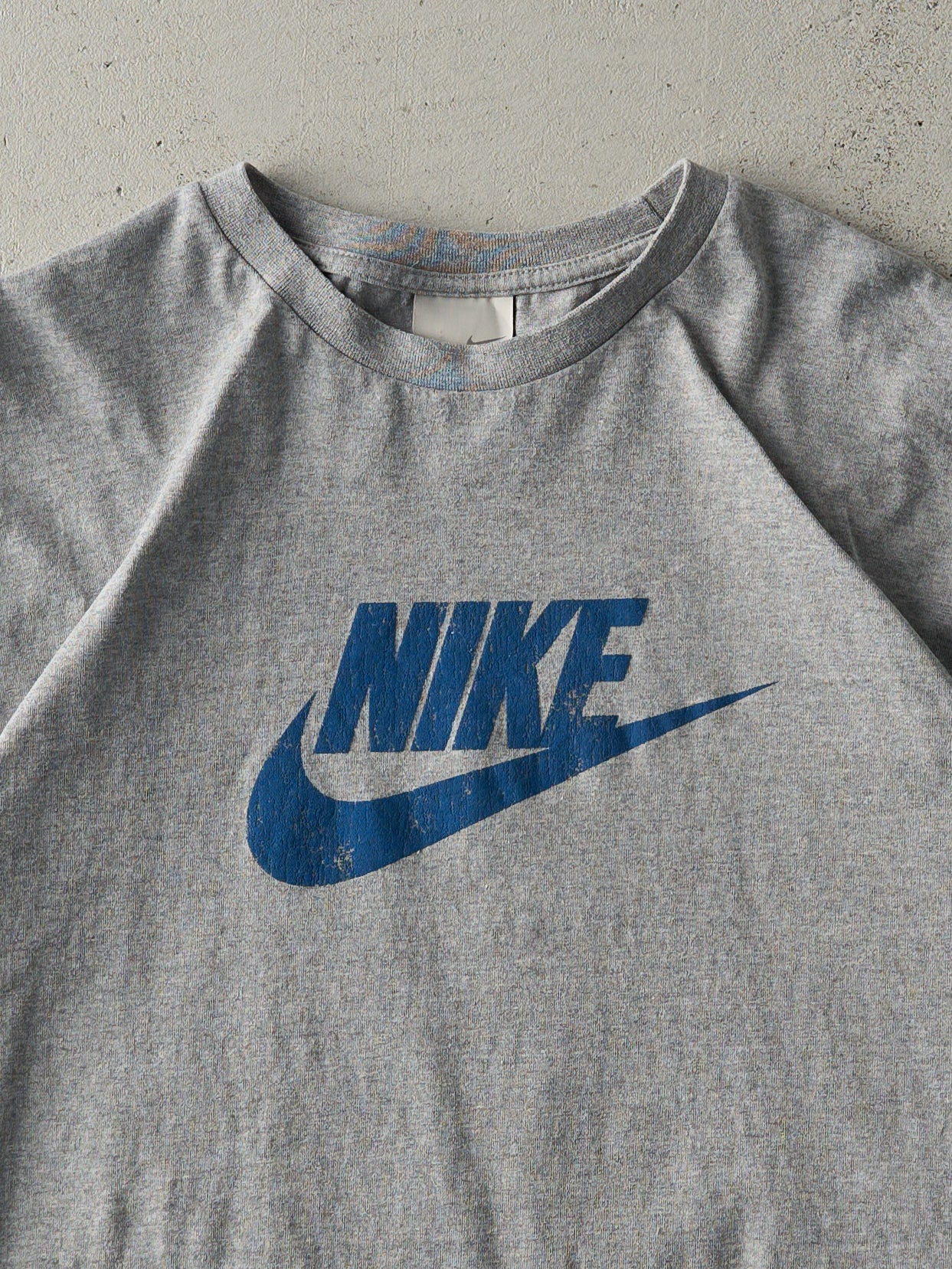 Vintage Y2K Grey Nike Logo Tee (M/L)