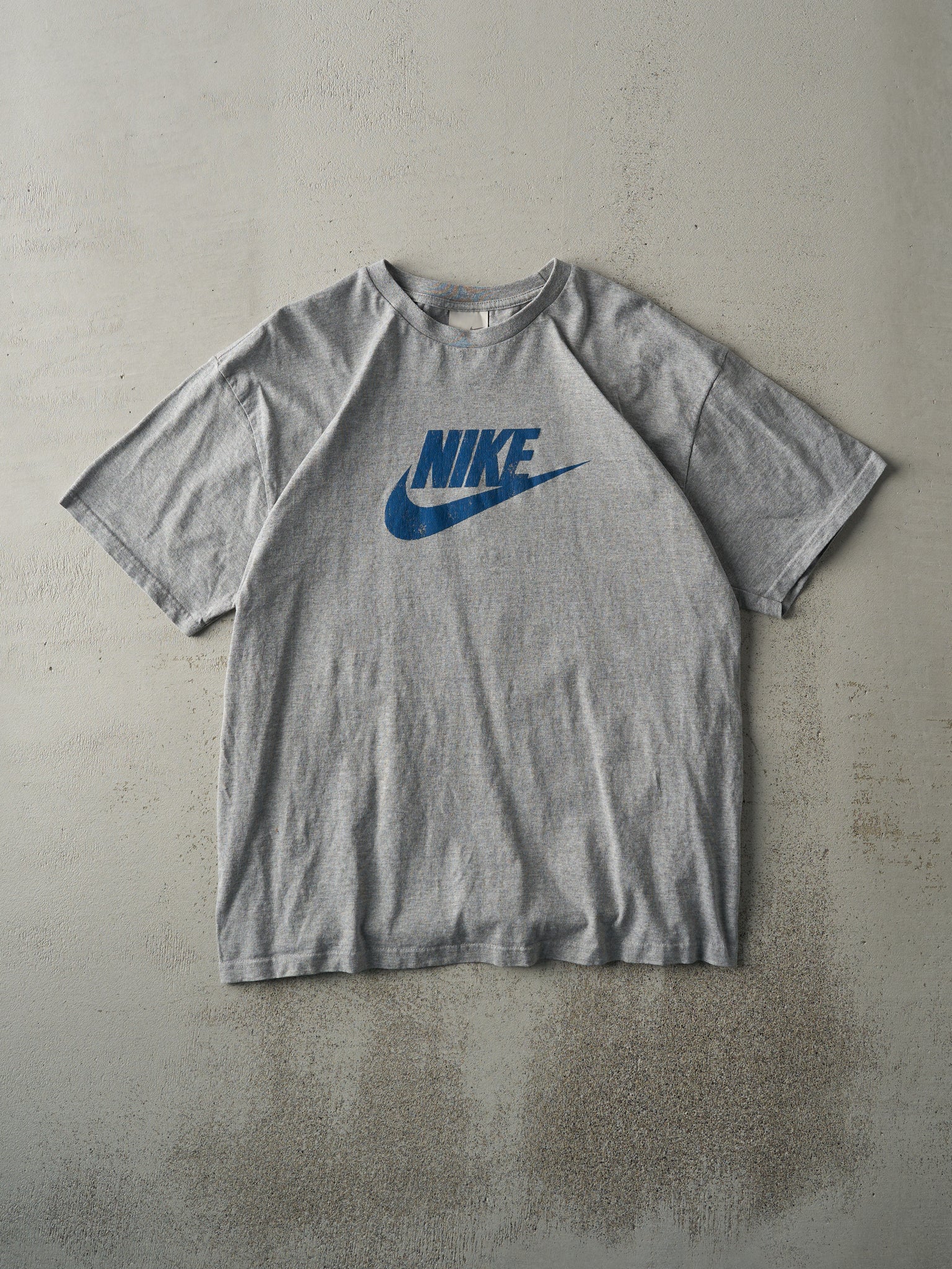 Vintage Y2K Grey Nike Logo Tee (M/L)