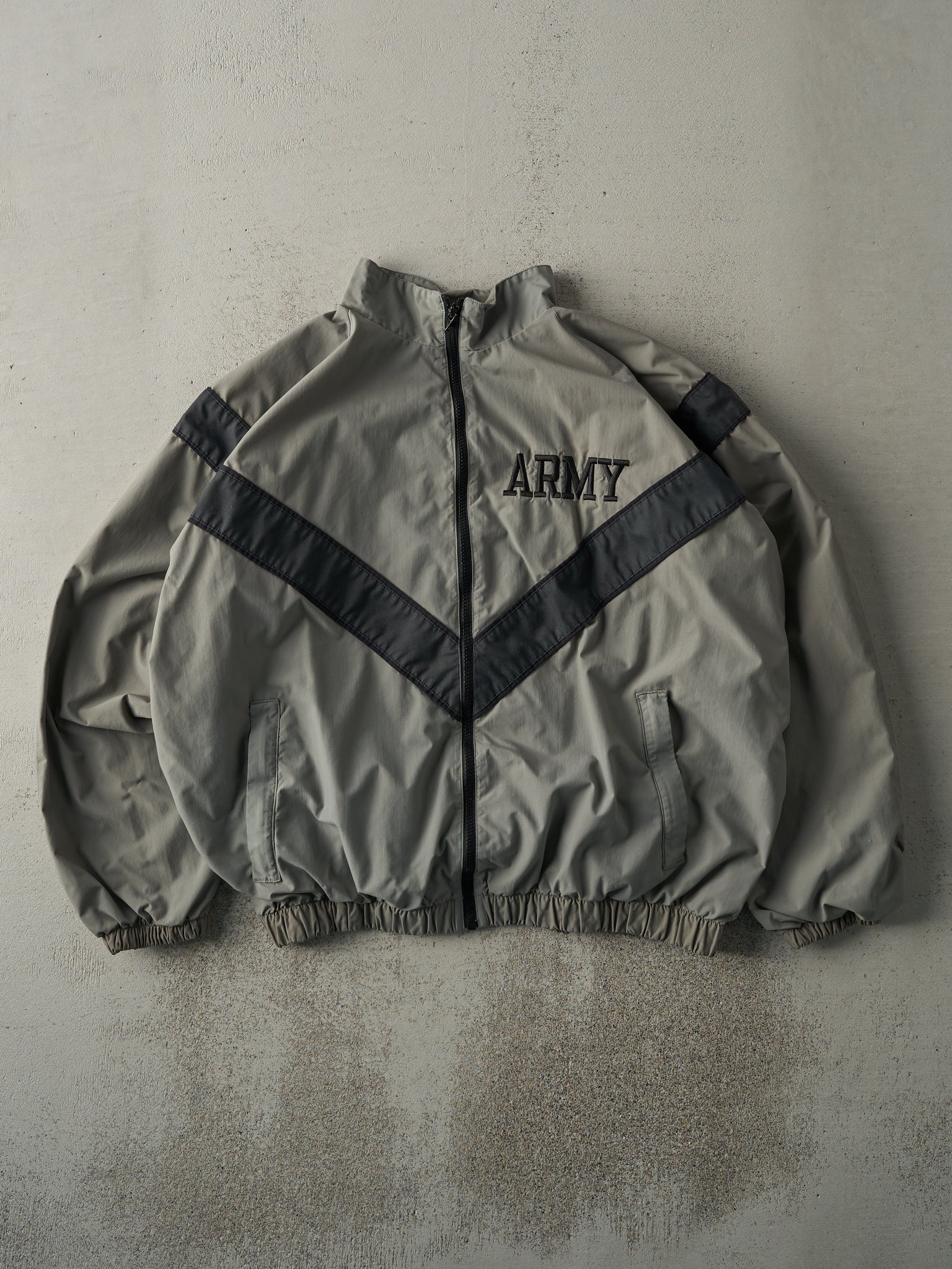 Vintage Y2K Grey US Army Lined Nylon Windbreaker Jacket (L)