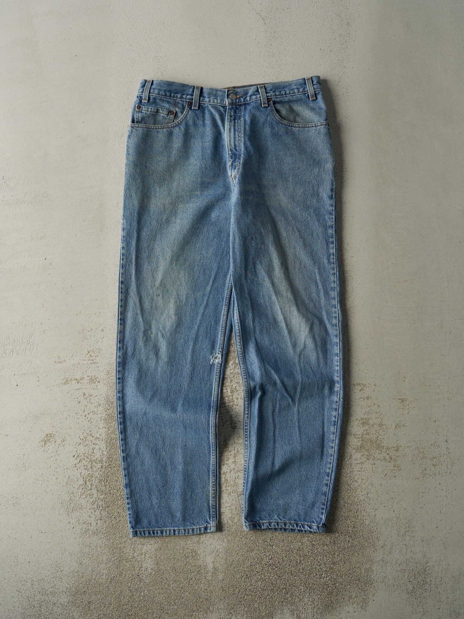 Vintage 90s Light Wash Levi's Relaxed Straight Leg Jeans (35x32)