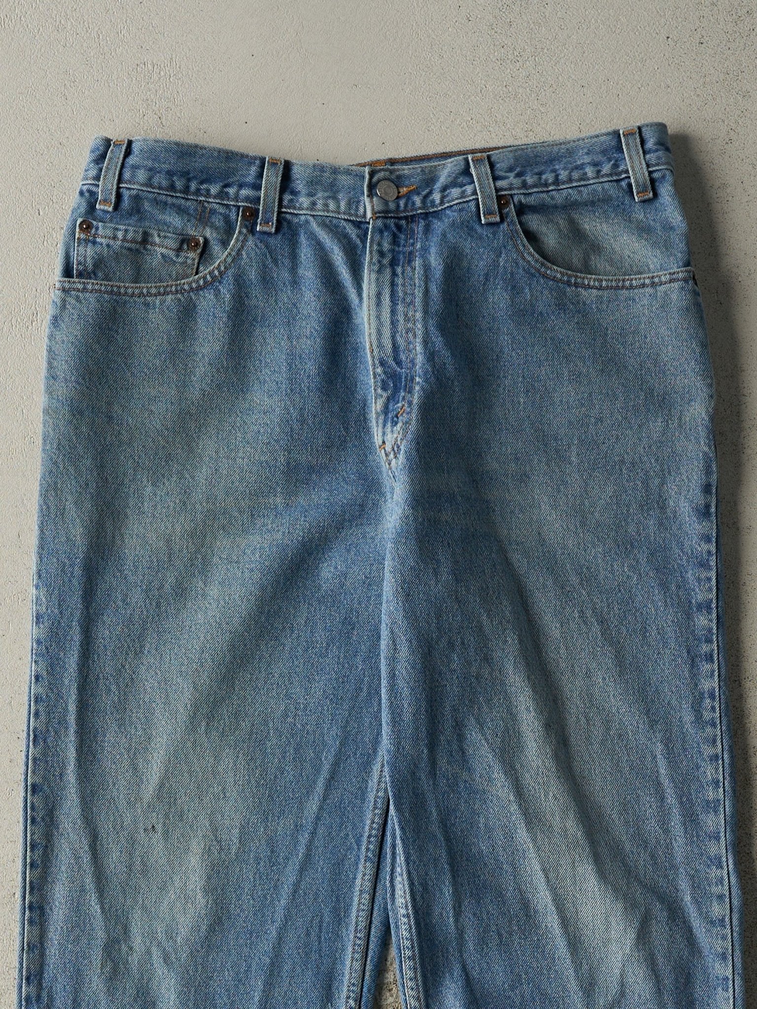 Vintage 90s Light Wash Levi's Relaxed Straight Leg Jeans (35x32)