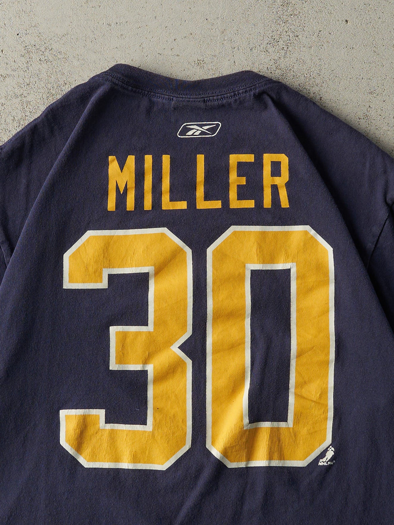 Vintage Y2K Navy Blue Buffalo Sabres #30 Ryan Miller Tee (L)