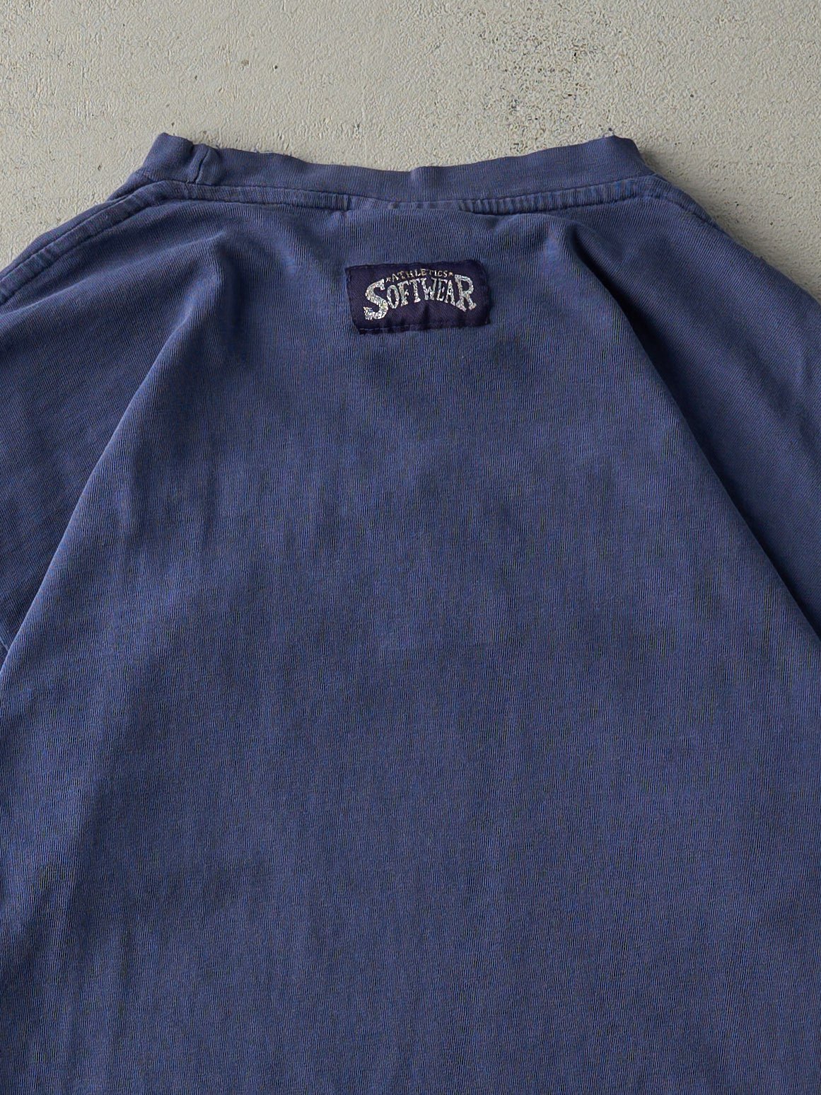 Vintage 90s Navy Blue Embroidered Toronto Maple Leafs Single Stitch Tee (M)