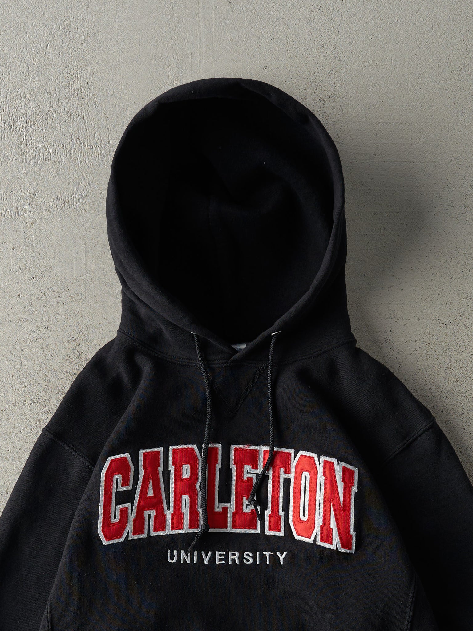 Vintage Y2K Black Carleton University Russell Athletic Hoodie (S)