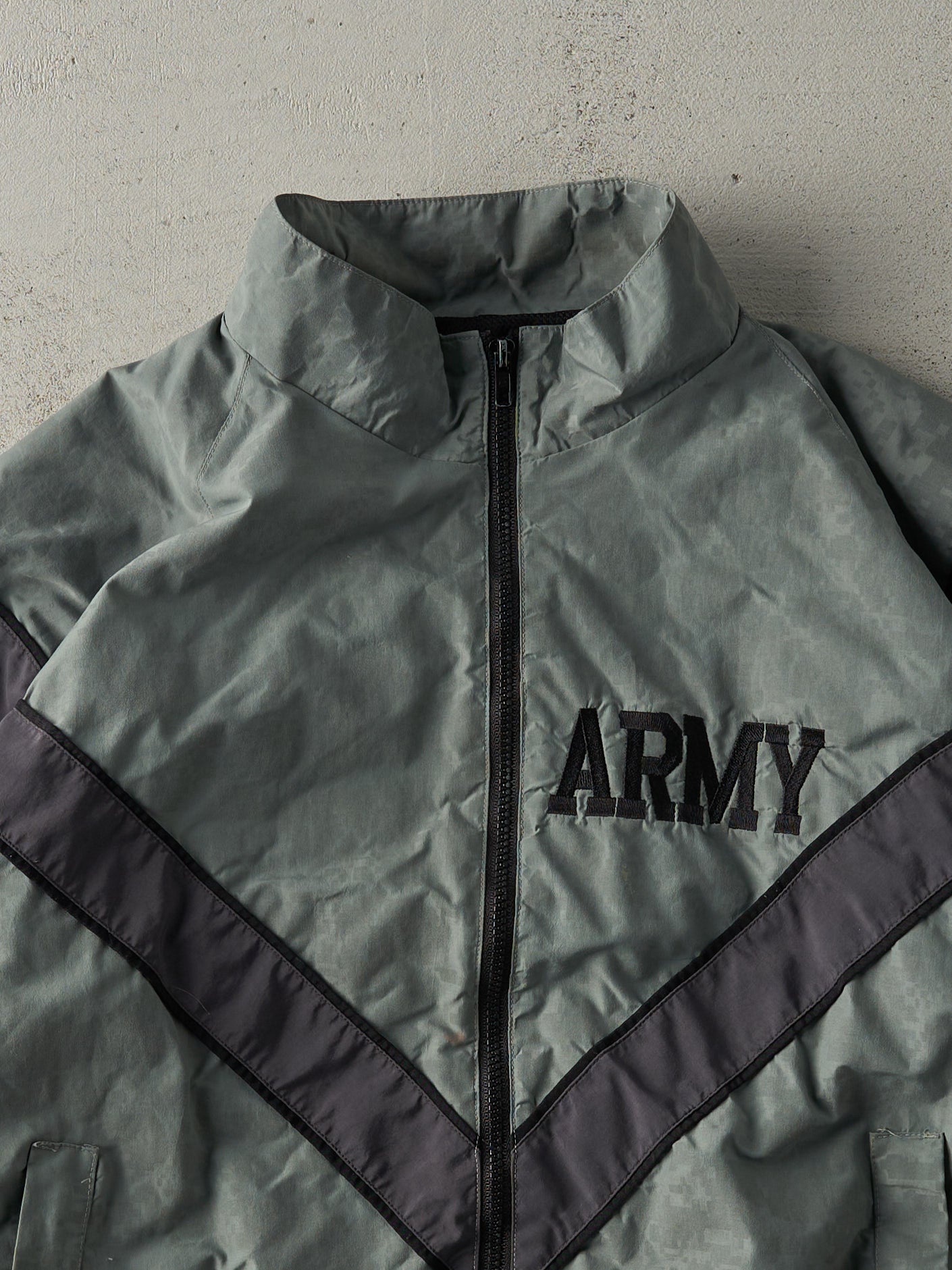 Vintage 90s Grey Army Reflective Camo Windbreaker Jacket (L)