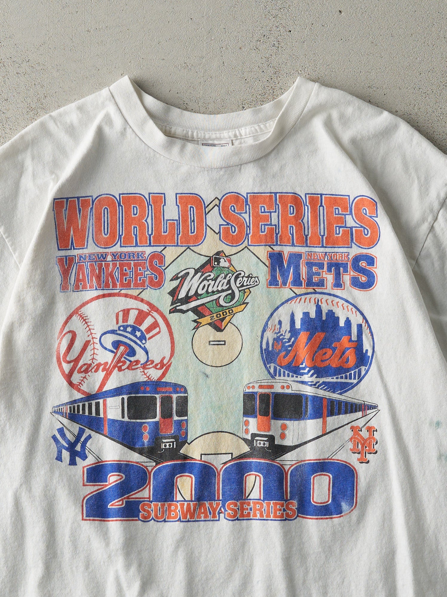 Vintage 00' White World Series Subway Series Yankees & Mets Tee (M)