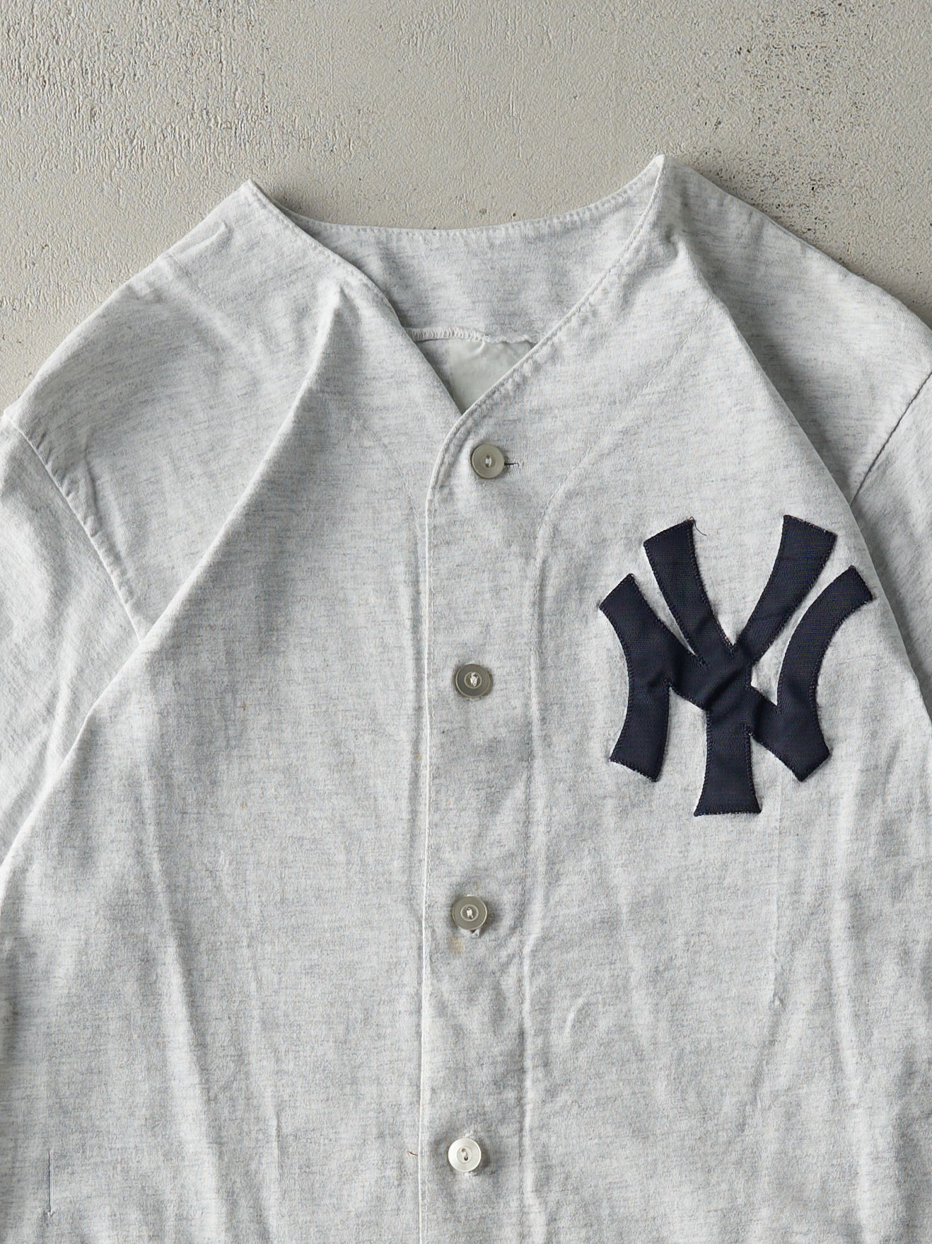 Vintage 90s Heather Grey New York Yankees Button Up Tee (S)