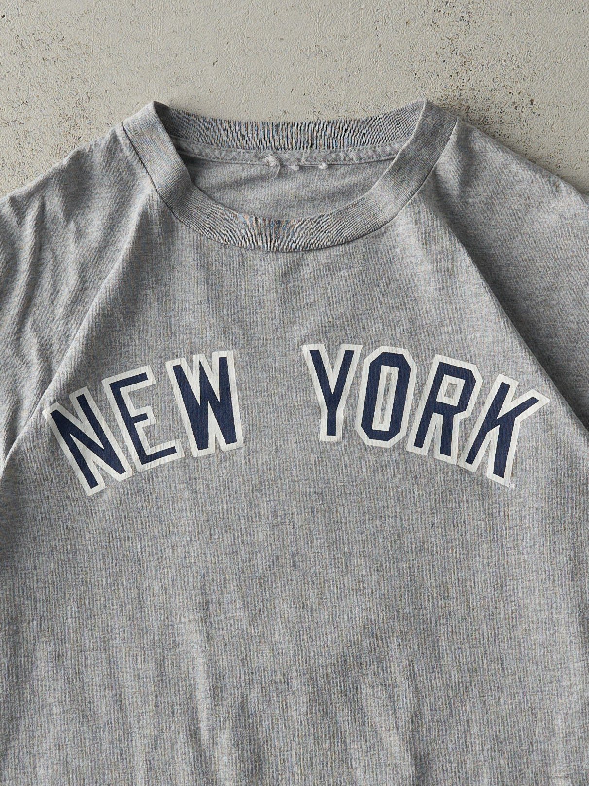 Vintage Y2K Grey New York Yankees Derek Jeter Player Tee (M)