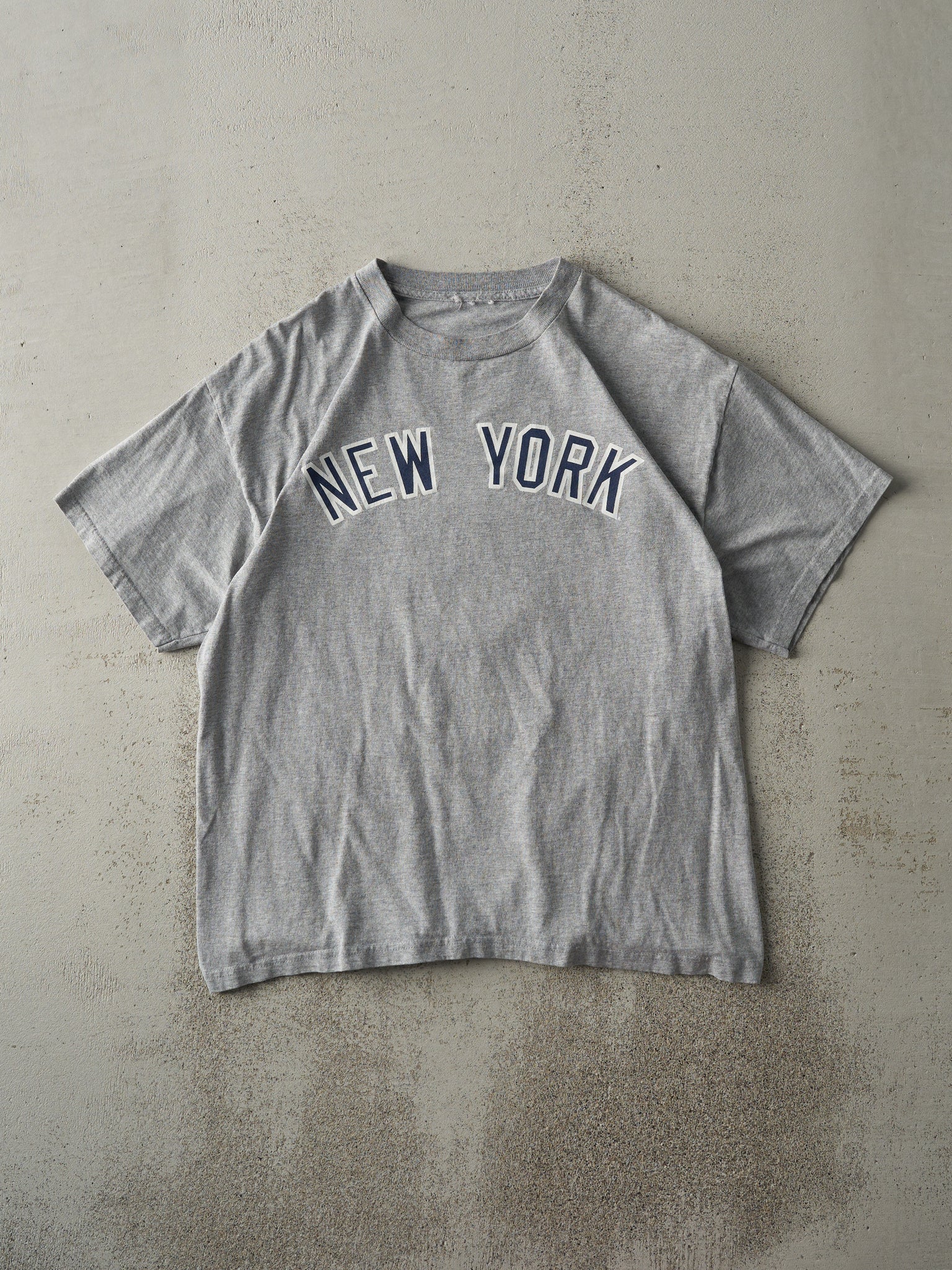 Vintage Y2K Grey New York Yankees Derek Jeter Player Tee (M)