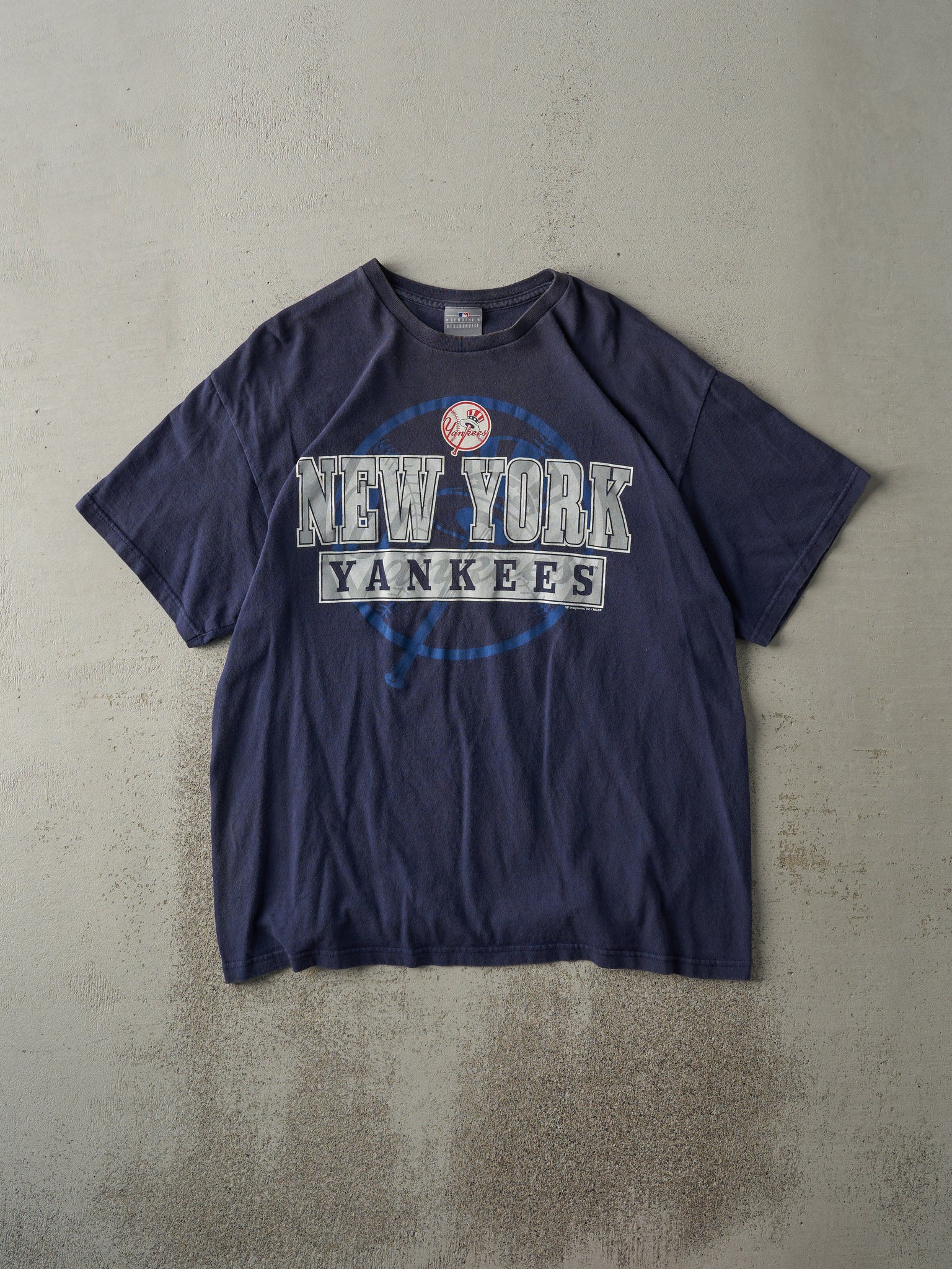 Vintage Y2K Navy Blue New York Yankees Tee (M)