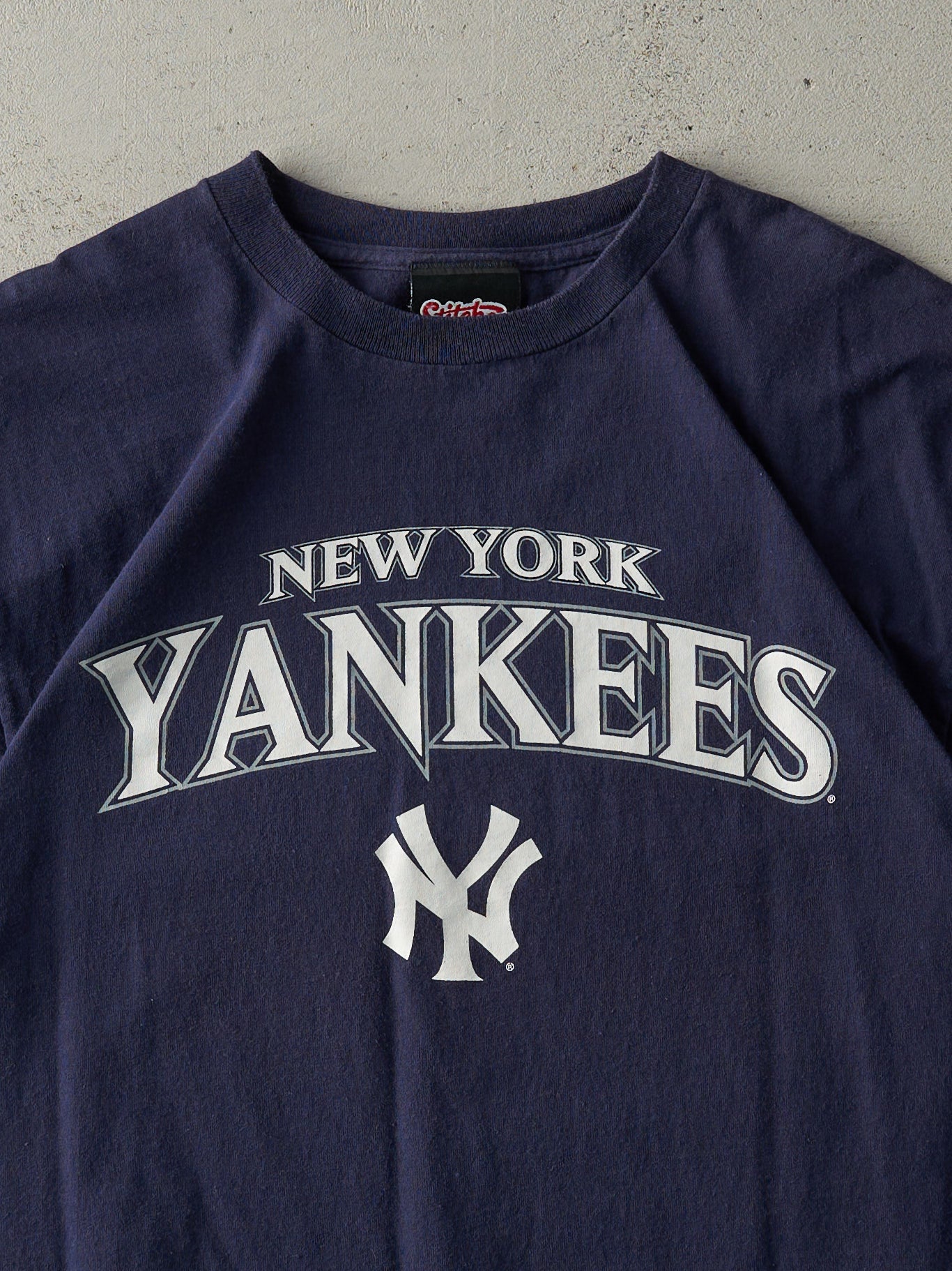 Vintage Y2K Navy Blue New York Yankees Tee (M)