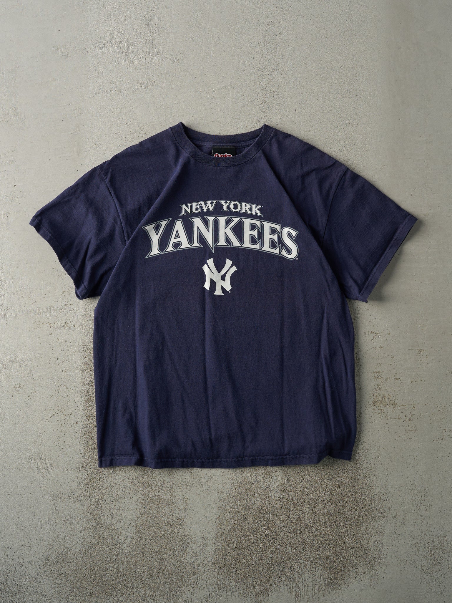 Vintage Y2K Navy Blue New York Yankees Tee (M)