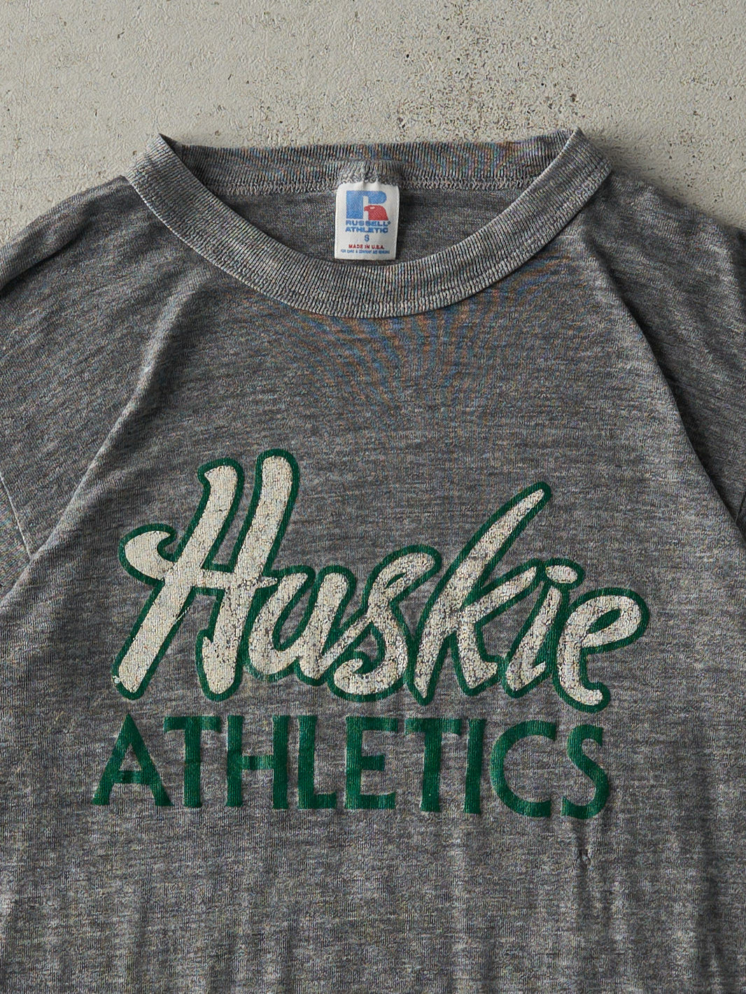 Vintage Y2K Charcoal Grey Huskie Athletics Russell Athletics Tee (XS)