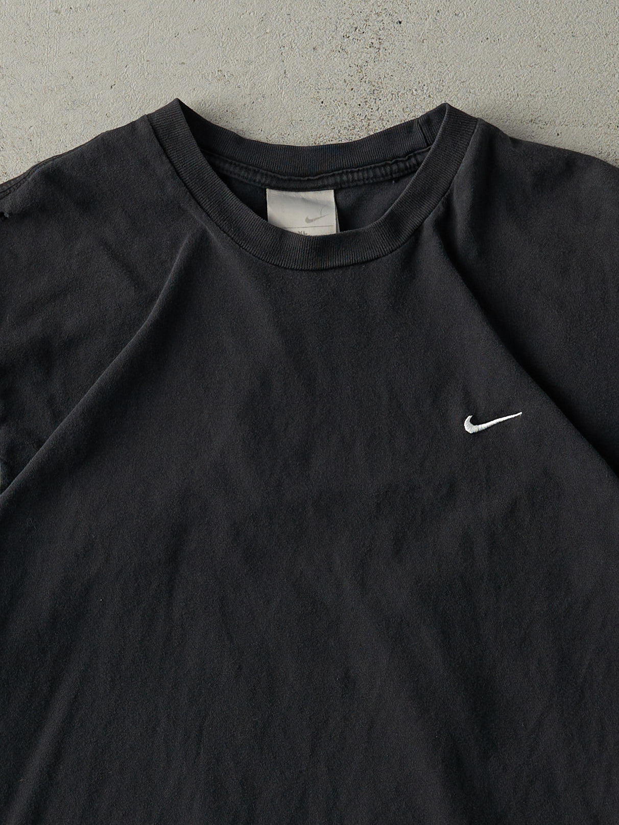 Vintage Y2K Black Embroidered Nike Swoosh Tee (M)