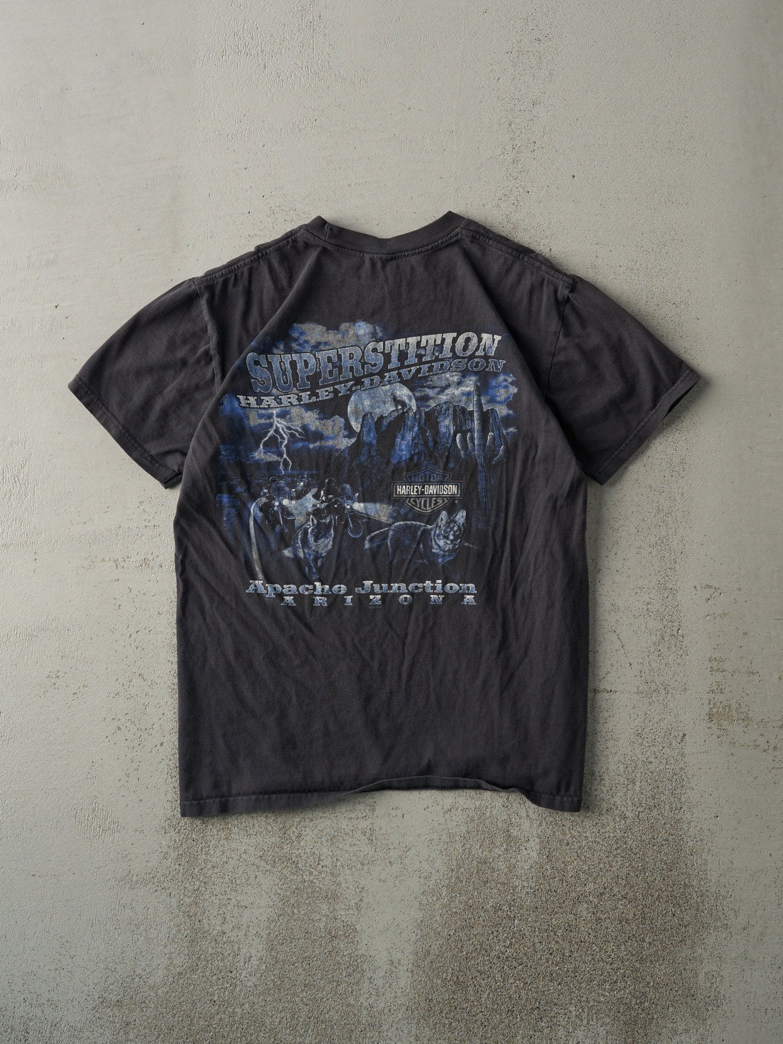 Vintage 10' Faded Black Apache Junction AZ Harley Davidson Pocket Tee (S/M)