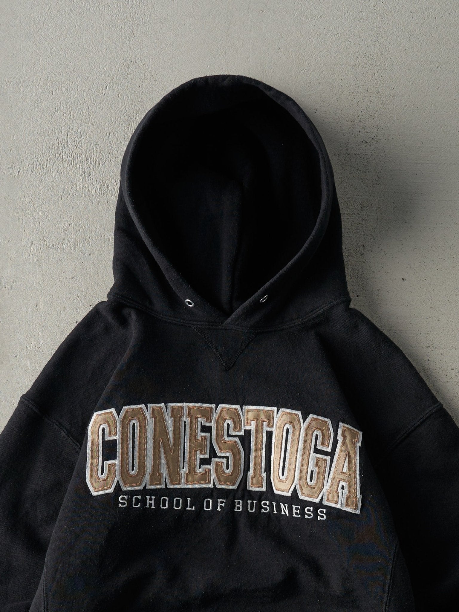 Vintage Y2K Black Conestoga Russell Athletics Hoodie (M)