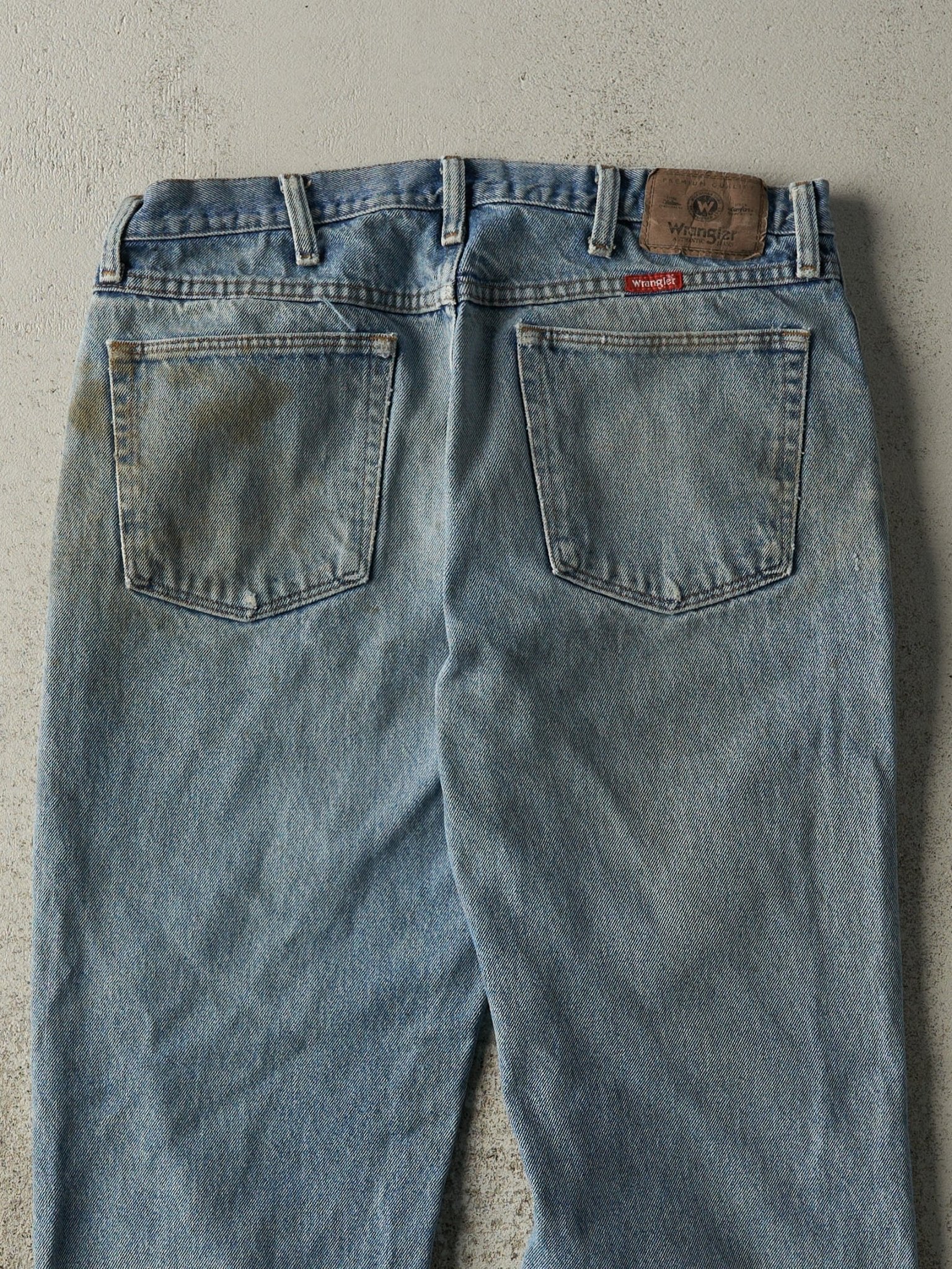 Vintage 90s Light Wash Wrangler Jeans (34x29)