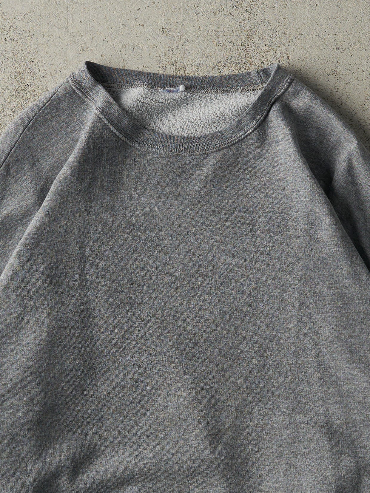 Vintage Y2K Grey Blank Crewneck (L/XL)