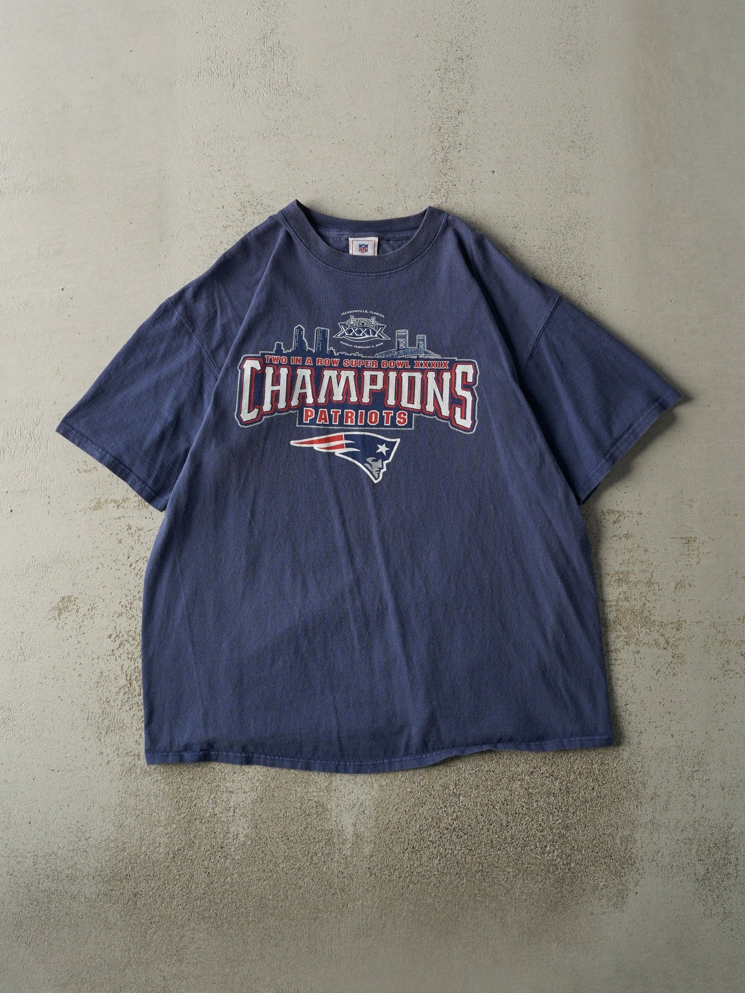 Vintage 05' Blue Super Bowl XXIX Champions New England Patriots Tee (L/XL)