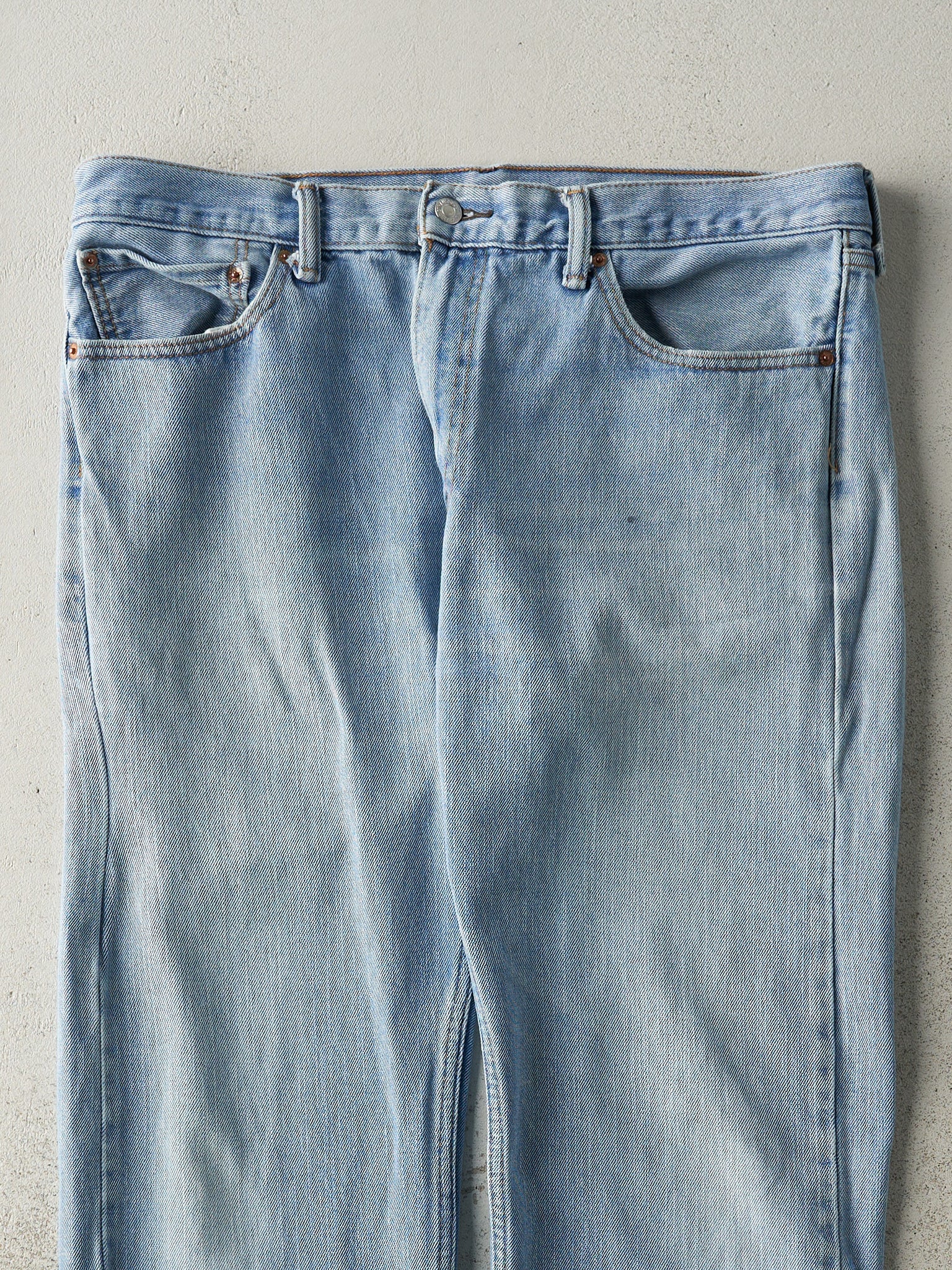 Vintage Y2K Light Wash Levi's 505 Jeans (37x31)