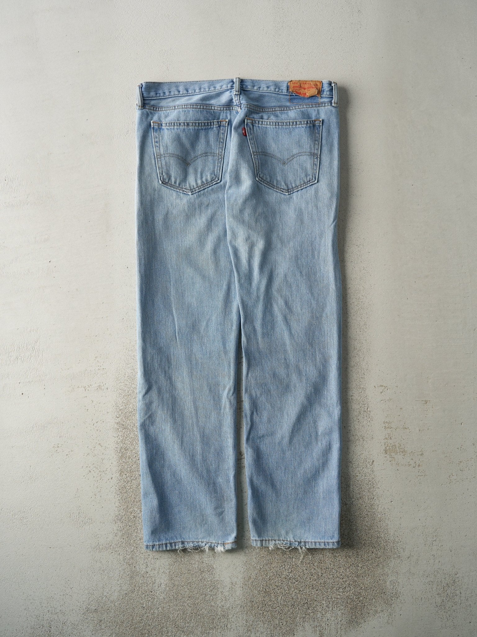 Vintage Y2K Light Wash Levi's 505 Jeans (37x31)
