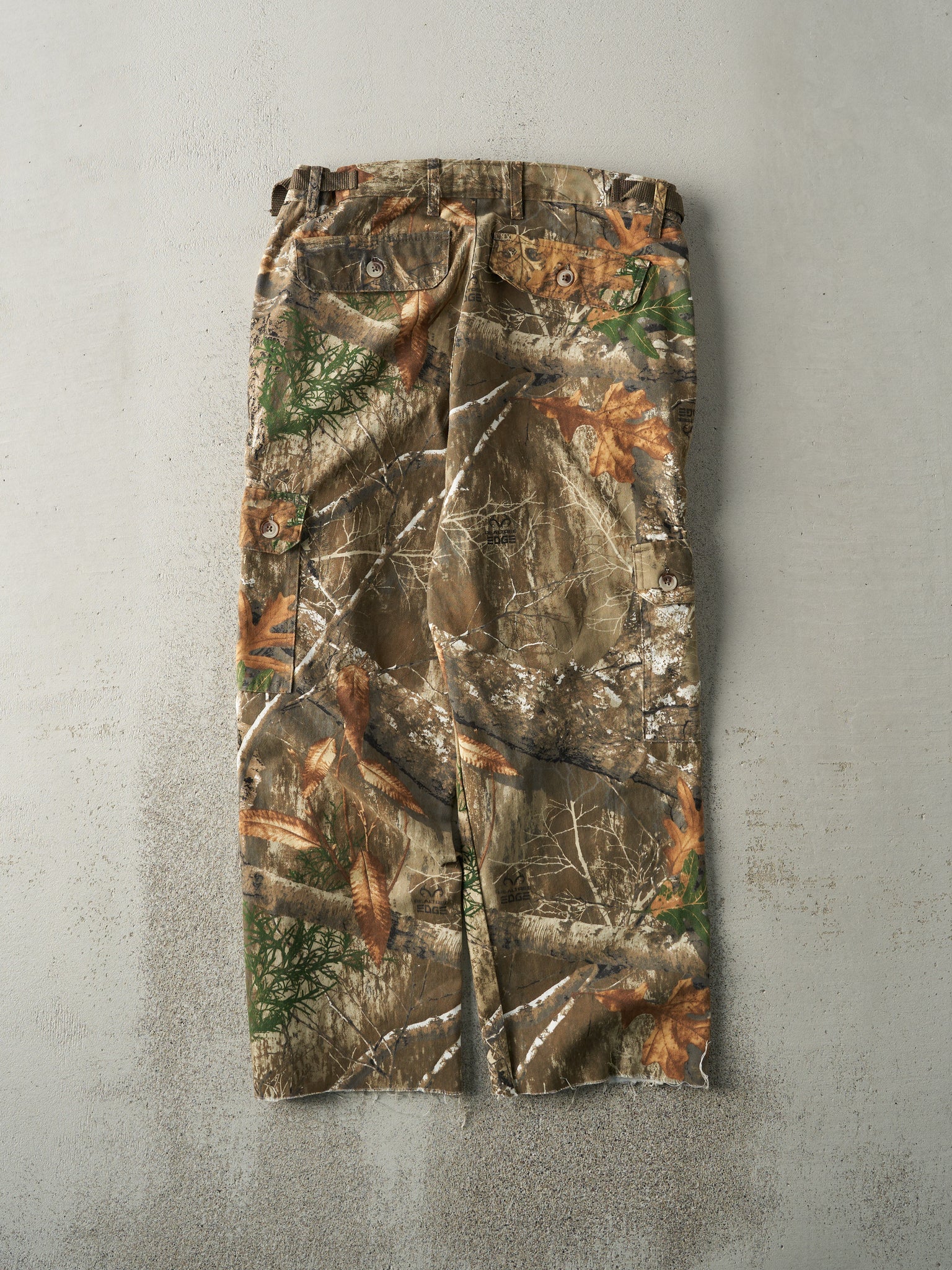 Vintage Y2K Realtree Camo Cargo Pants (33x25)