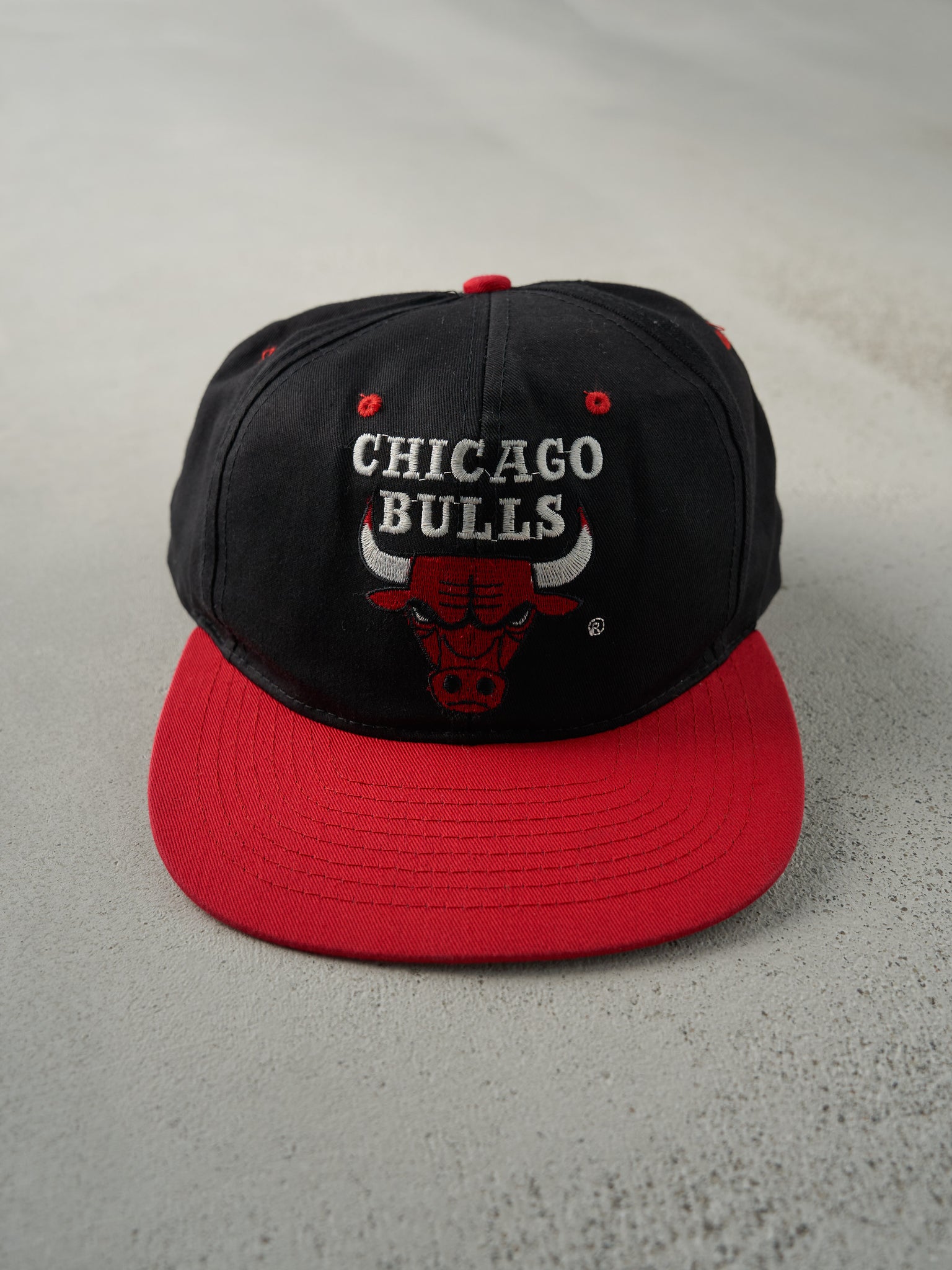Vintage 90s Black & Red Embroidered Chicago Bulls Snapback Hat