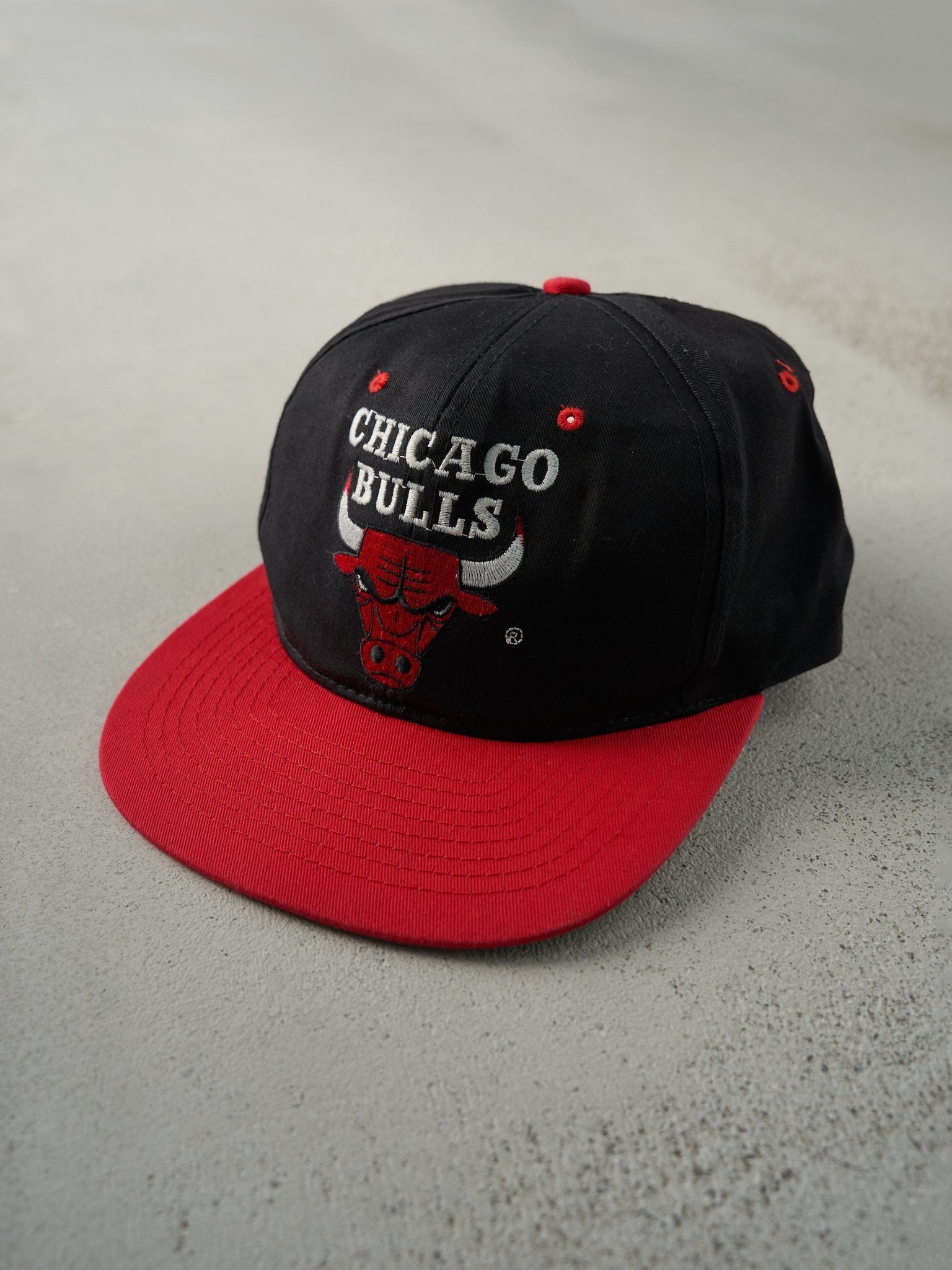 Vintage 90s Black & Red Embroidered Chicago Bulls Snapback Hat