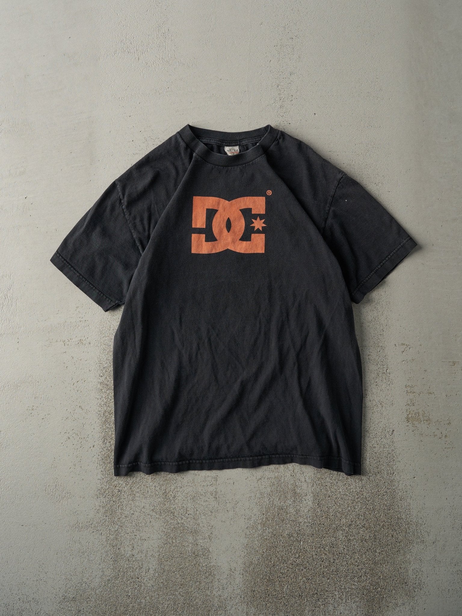 Vintage Y2K Faded Black & Orange DC Shoes Tee (M)