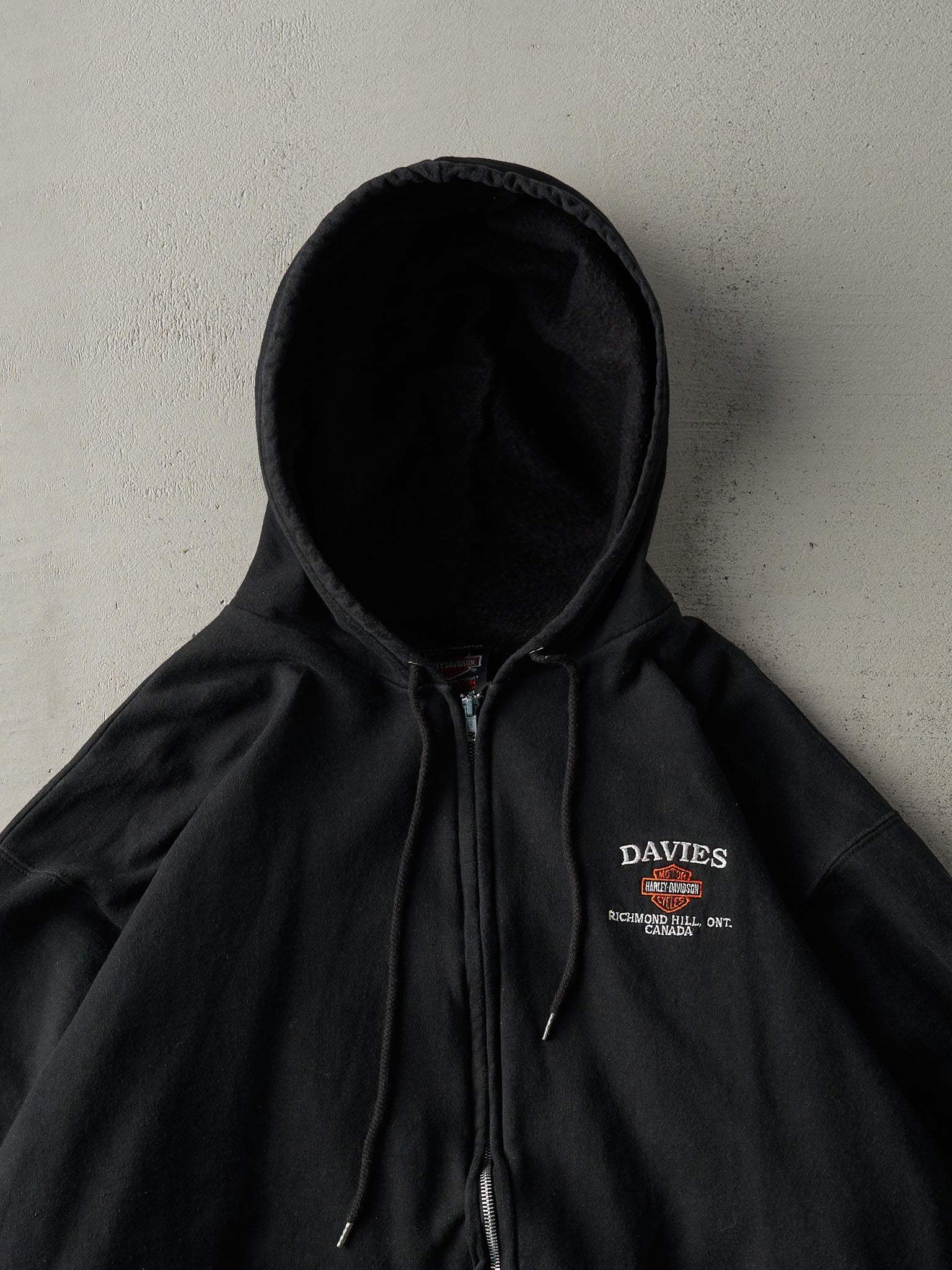 Vintage 90s Black Embroidered Richmond Hill Ontario Harley Davidson Boxy Zip Up Hoodie (XL)