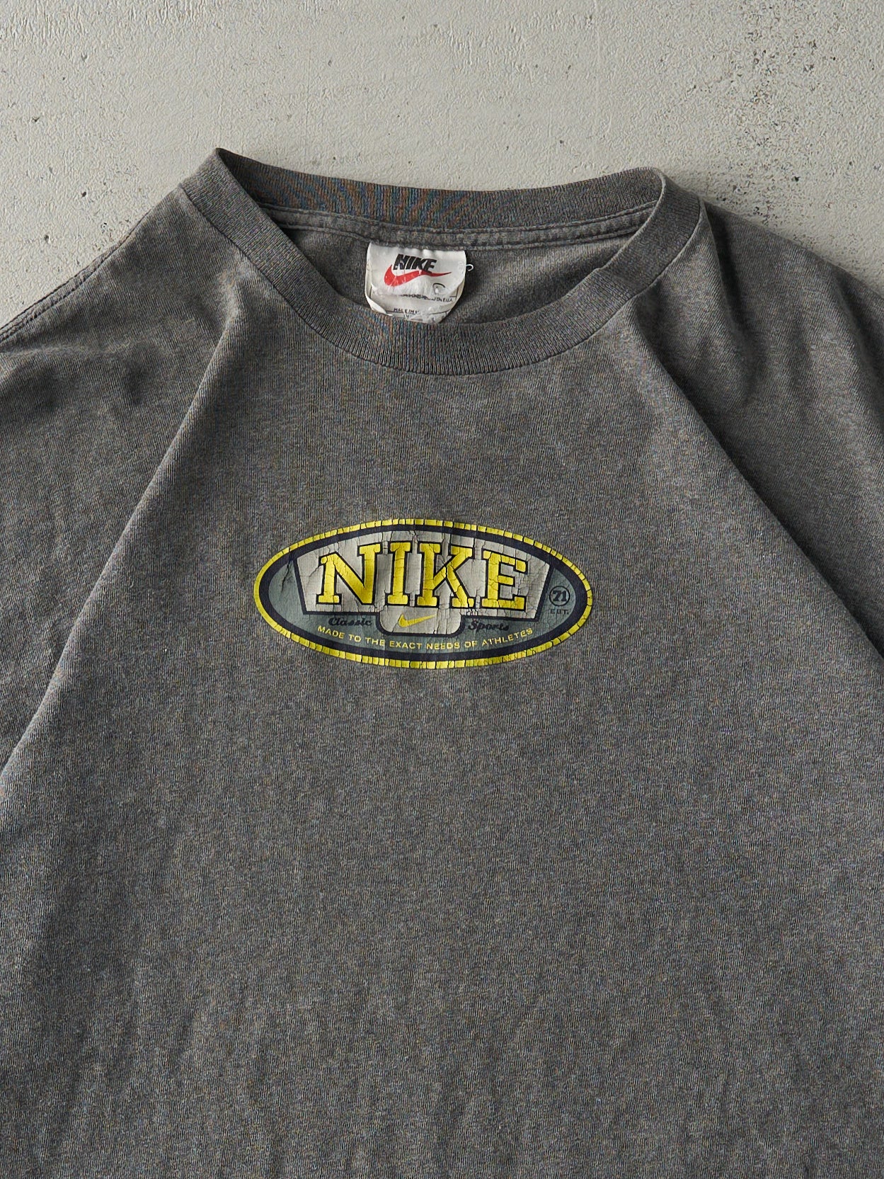 Vintage 90s Charcoal Grey Nike Classic Sports Tee (M/L)