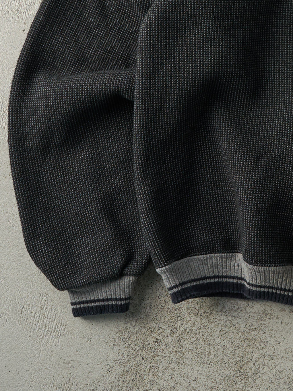 Vintage Y2K Dark Grey Knit Sweater (M/L)