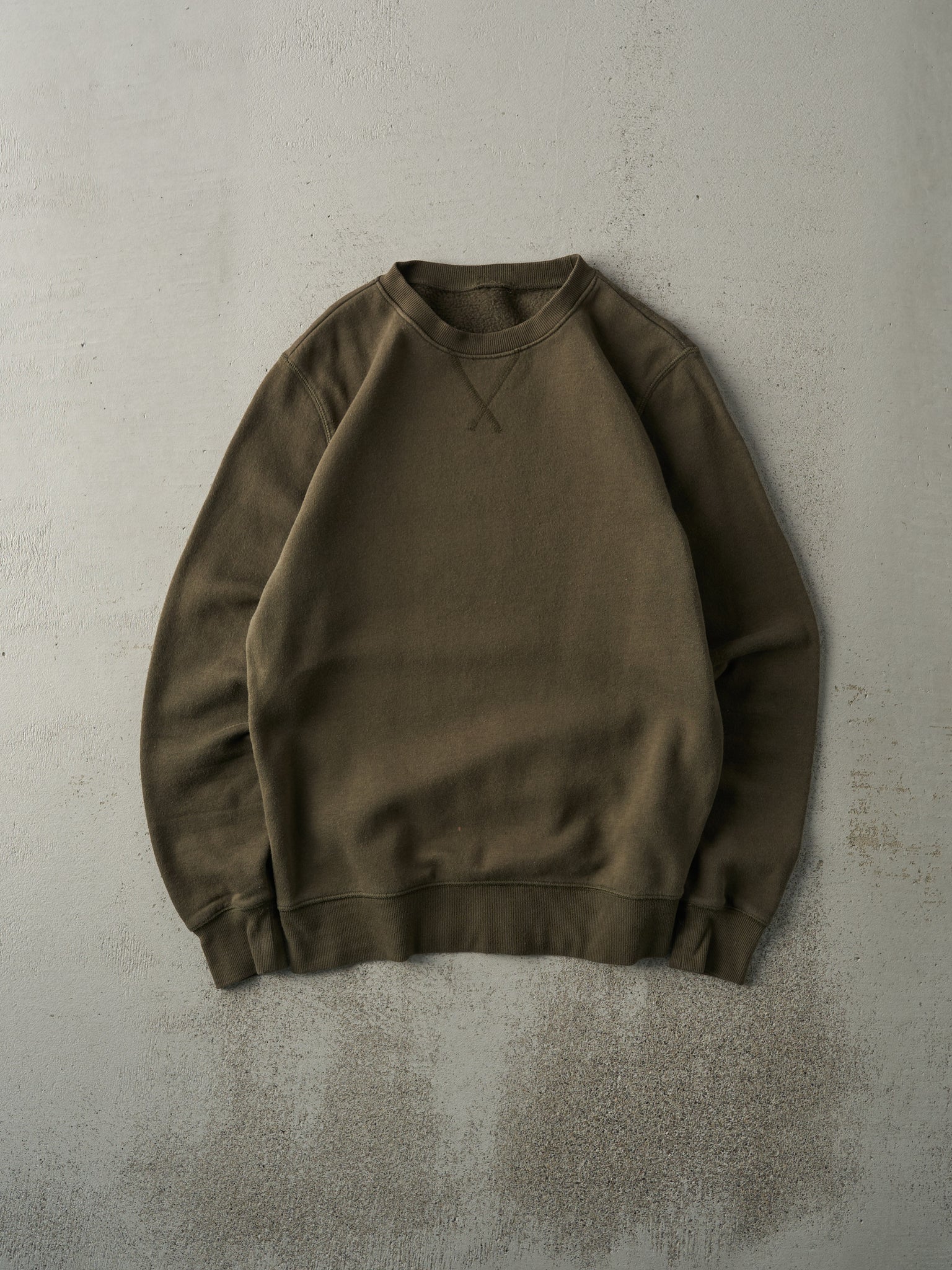 Vintage Y2K Olive Green Blank Crewneck (M)