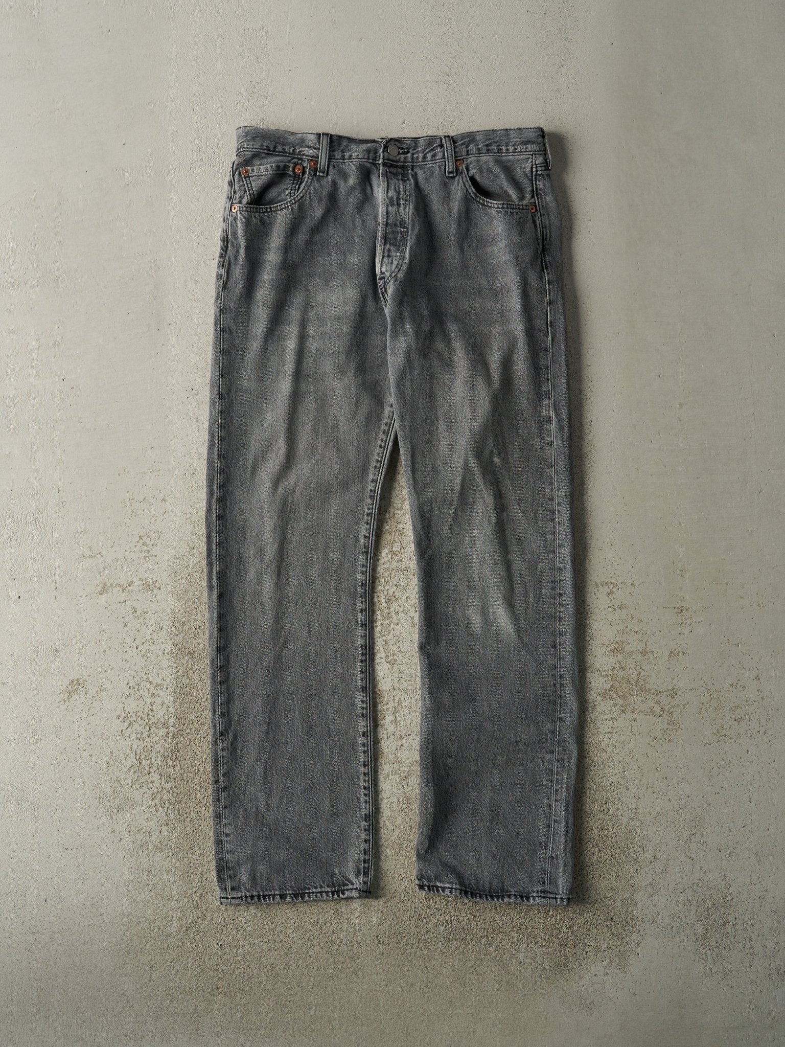 Vintage Y2K Grey Levi's 501 Denim Pants (35.5x32)