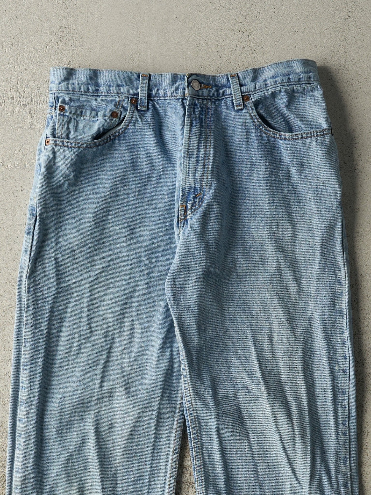 Vintage Y2K Light Wash Levi's 550 Jeans (34x33)